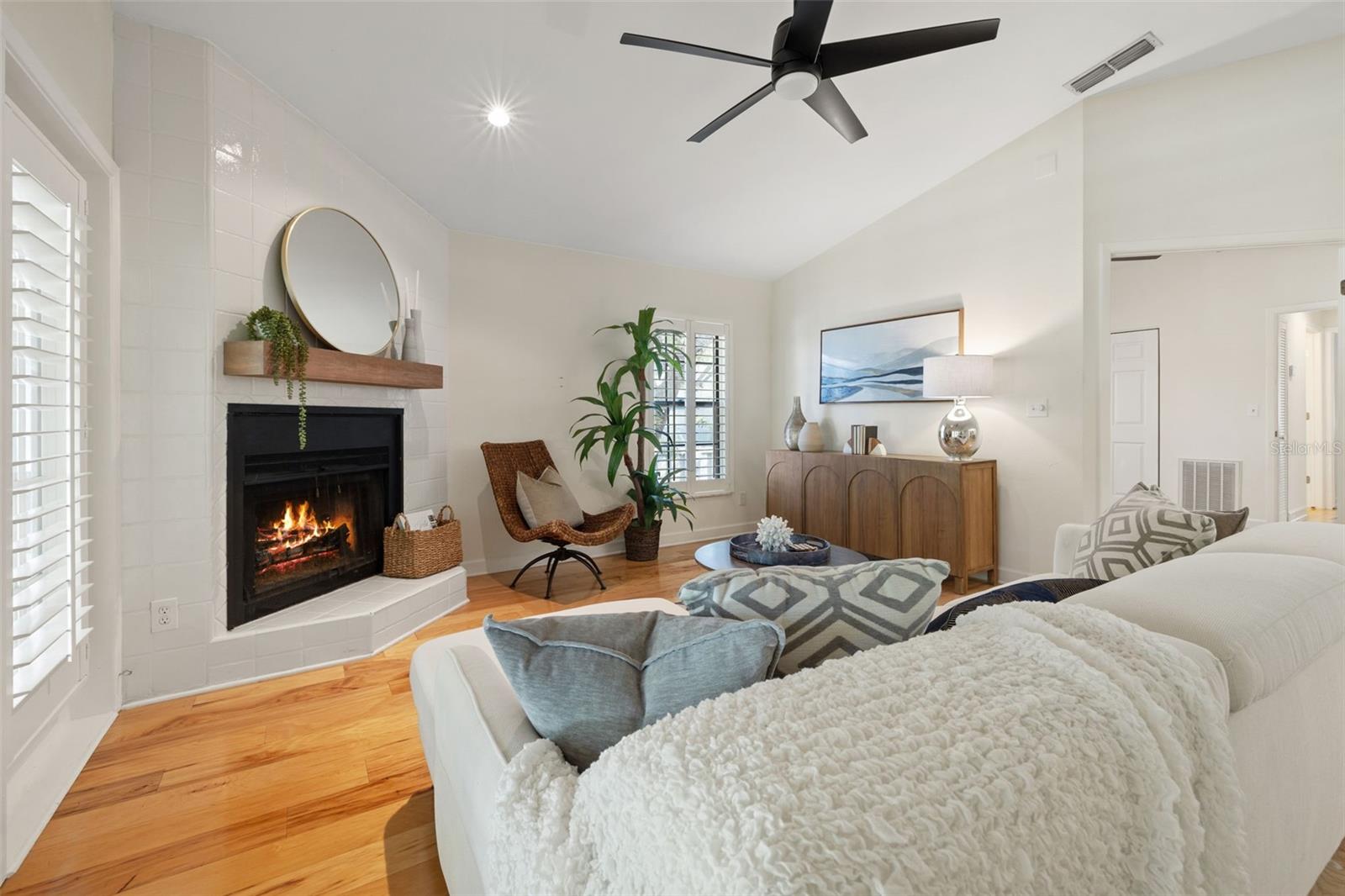 725 CAYA COSTA CT NE, ST PETERSBURG, FL, 33702