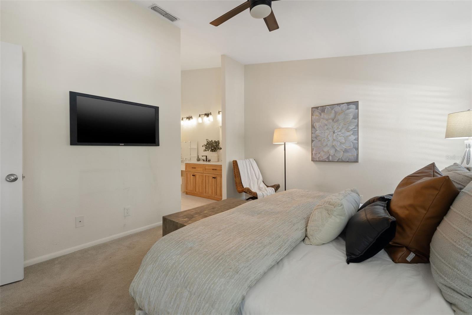 725 CAYA COSTA CT NE, ST PETERSBURG, FL, 33702