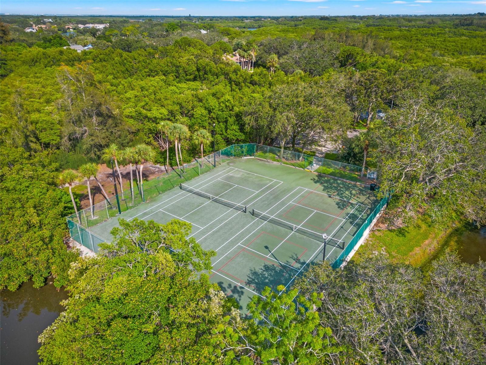 725 CAYA COSTA CT NE, ST PETERSBURG, FL, 33702