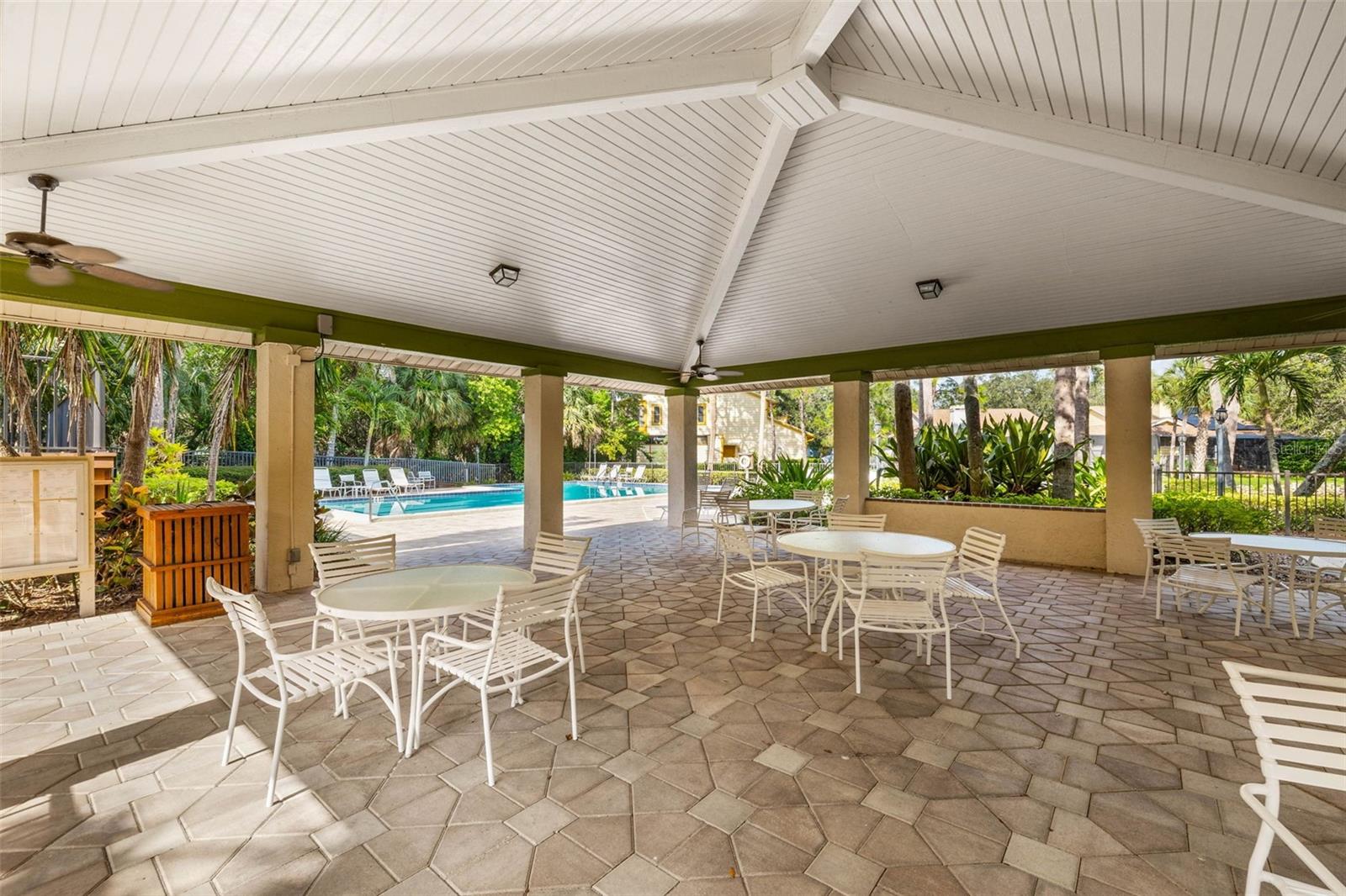 725 CAYA COSTA CT NE, ST PETERSBURG, FL, 33702