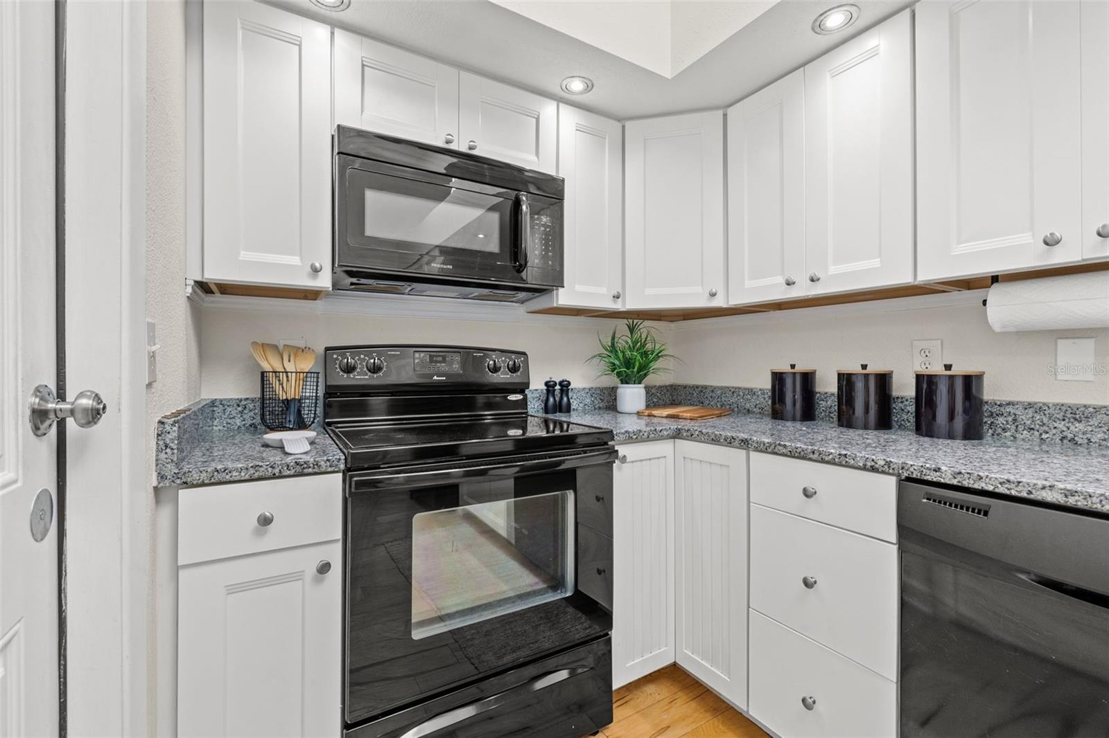 725 CAYA COSTA CT NE, ST PETERSBURG, FL, 33702