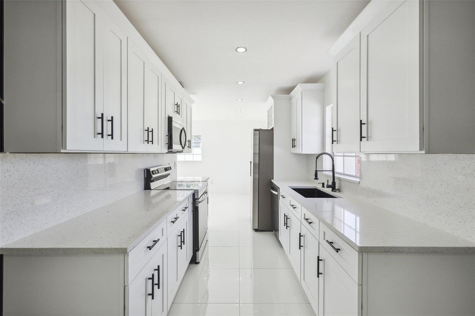 6007 AMBASSADOR DR, TAMPA, FL, 33615