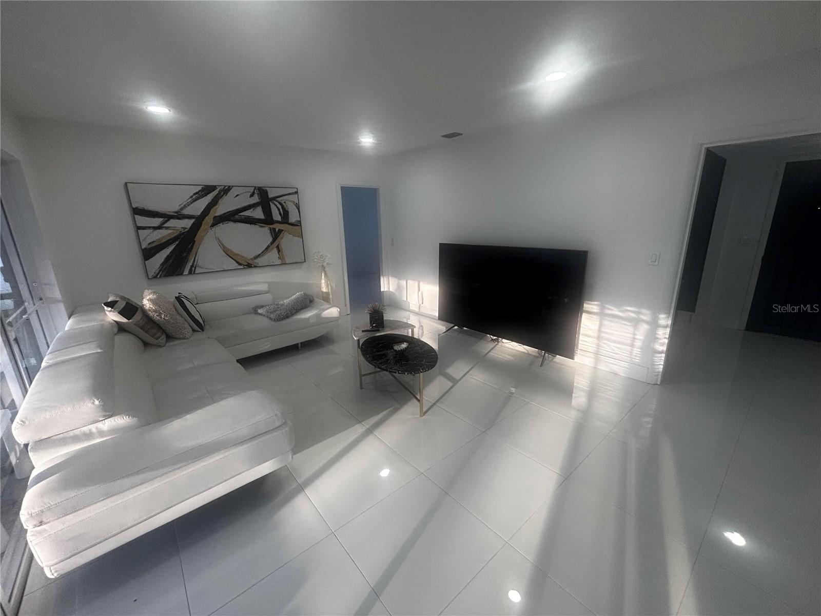 6007 AMBASSADOR DR, TAMPA, FL, 33615