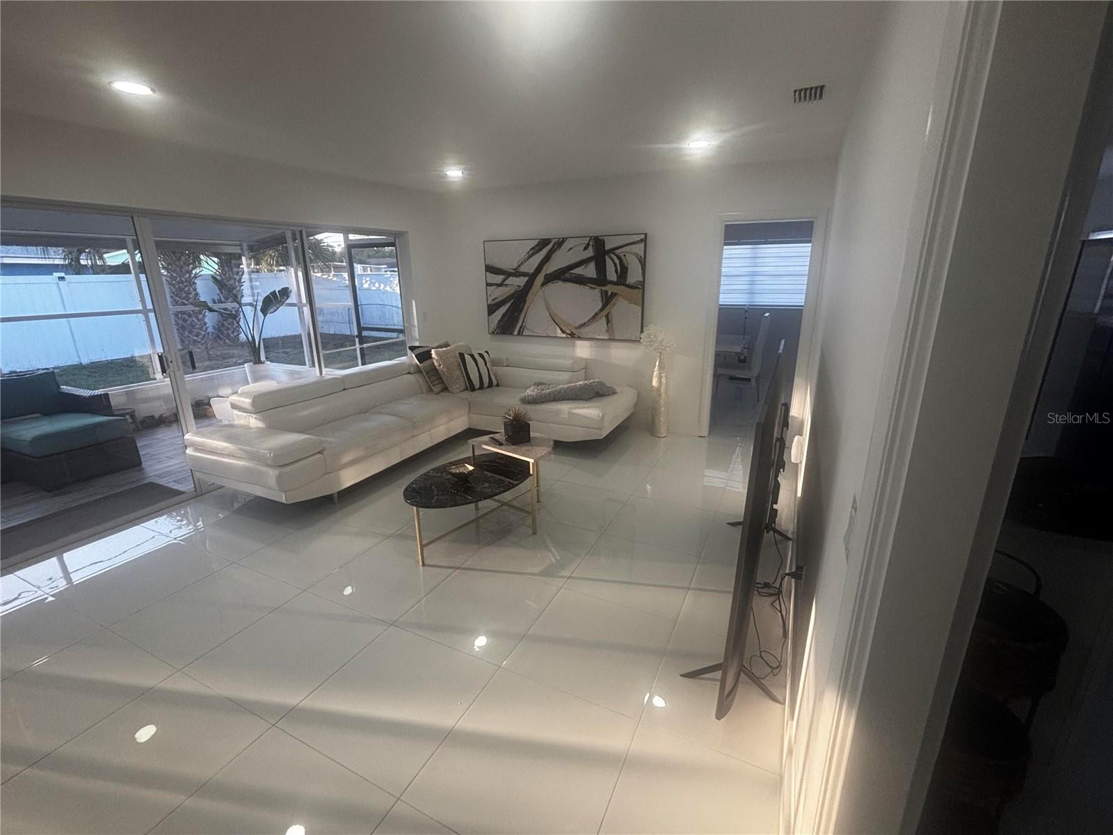 6007 AMBASSADOR DR, TAMPA, FL, 33615