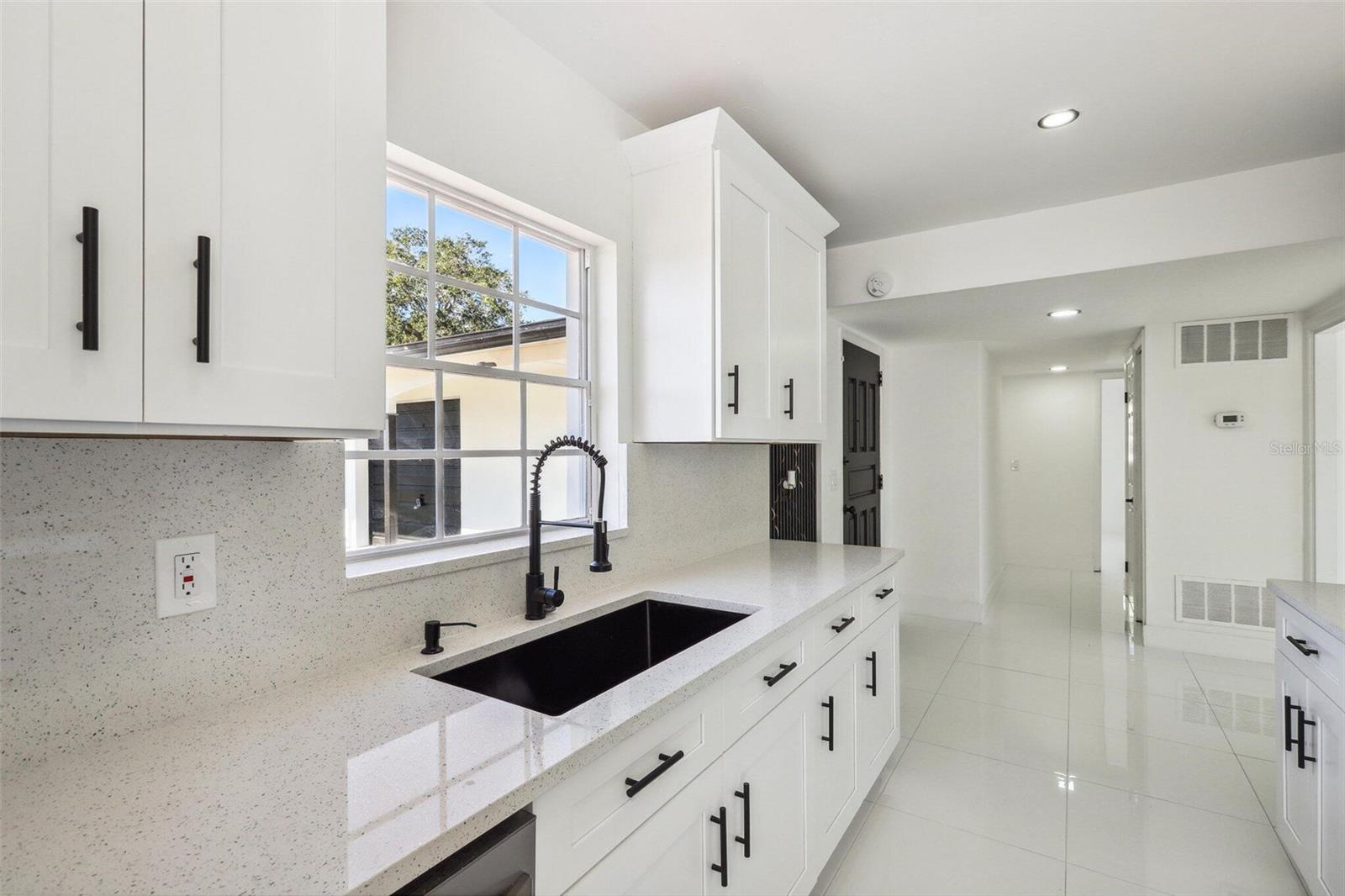 6007 AMBASSADOR DR, TAMPA, FL, 33615