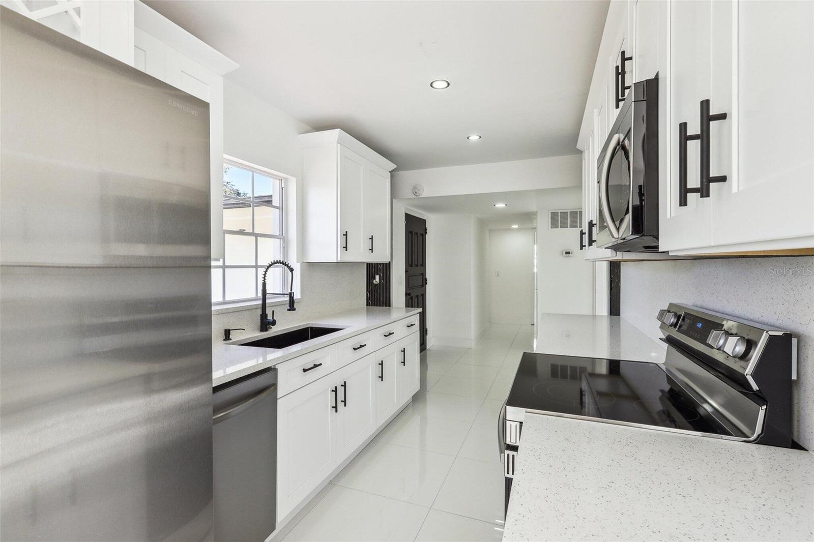 6007 AMBASSADOR DR, TAMPA, FL, 33615