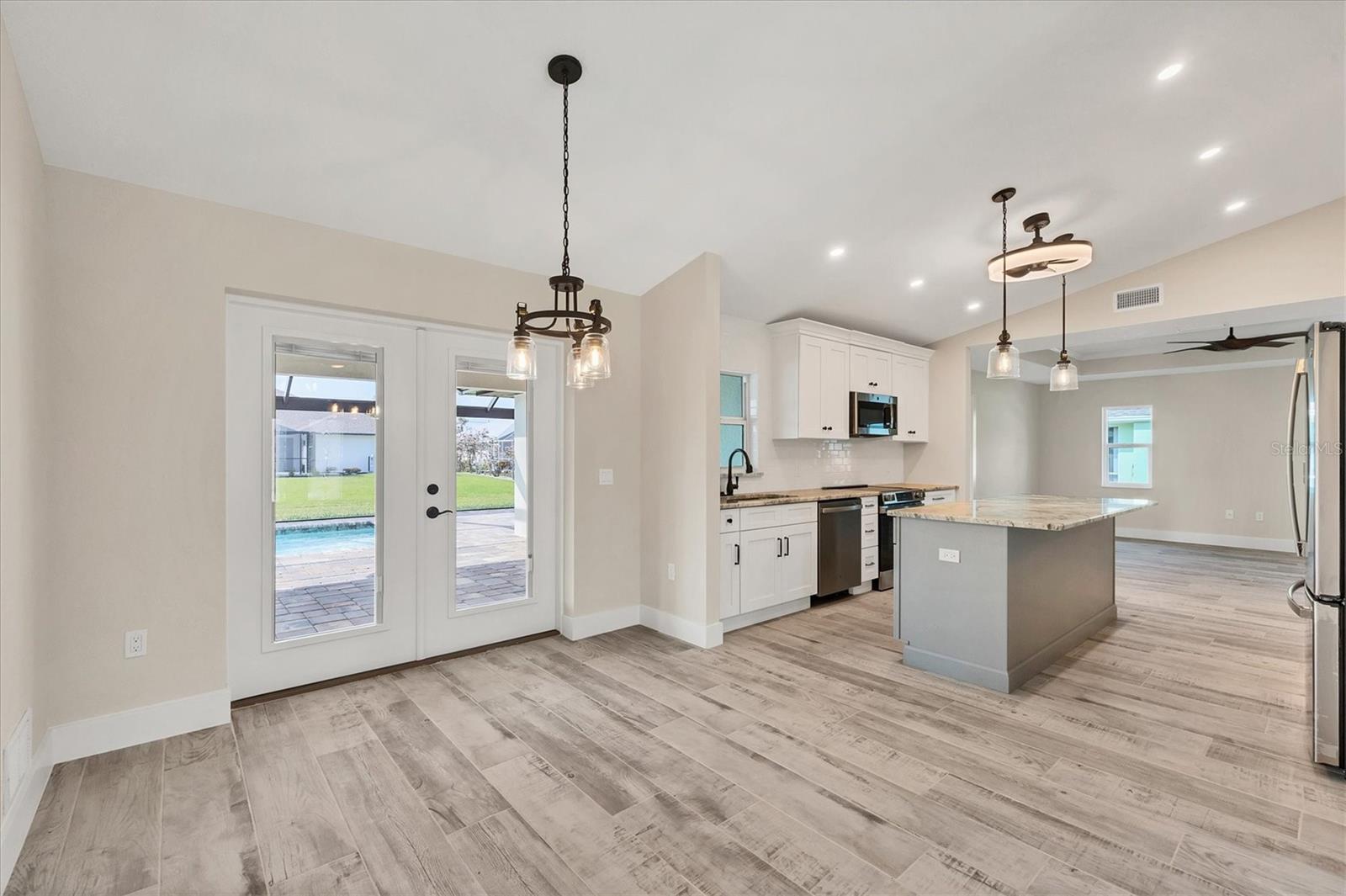 19 LONG MEADOW LN, ROTONDA WEST, FL, 33947