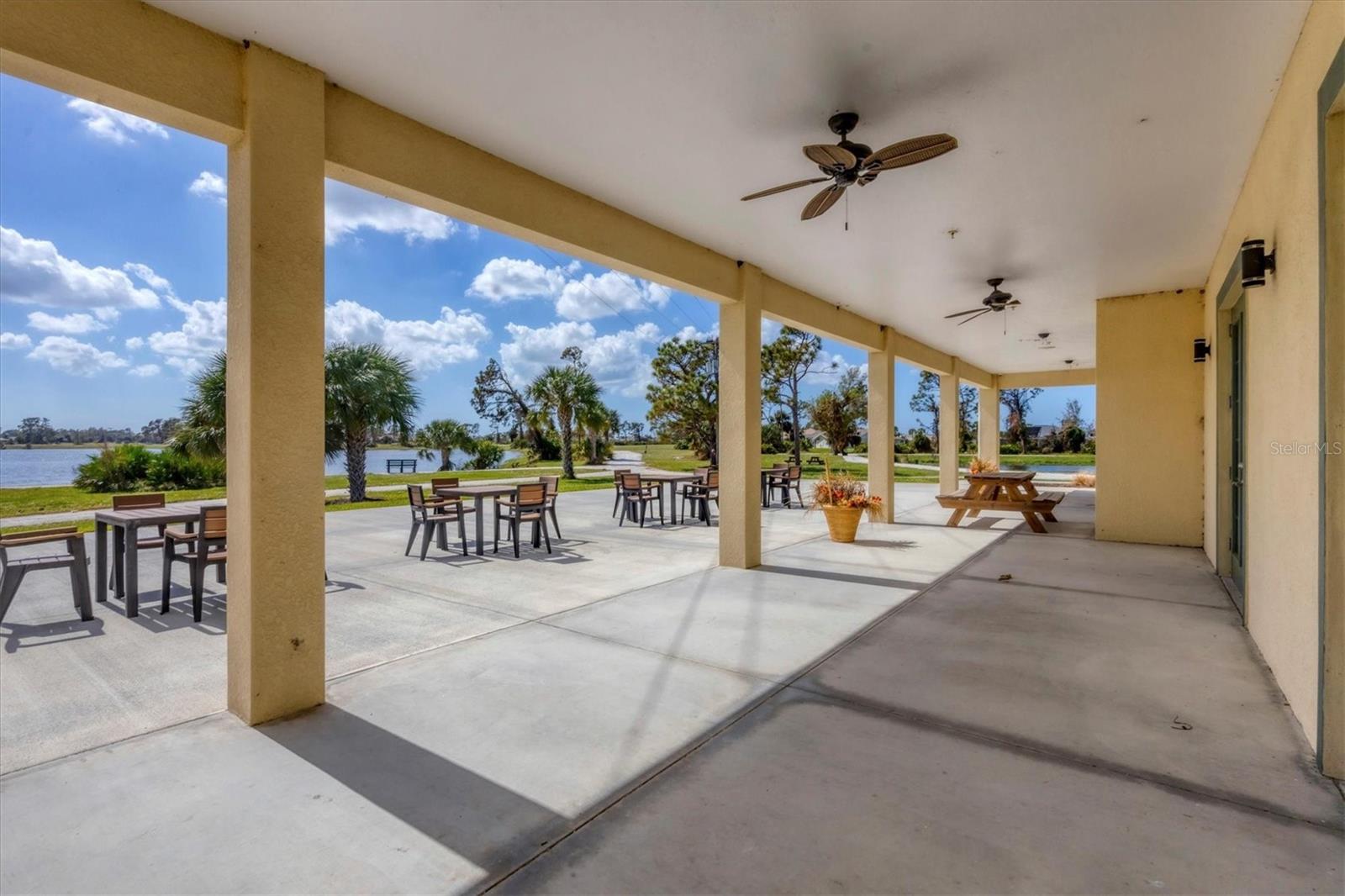 19 LONG MEADOW LN, ROTONDA WEST, FL, 33947