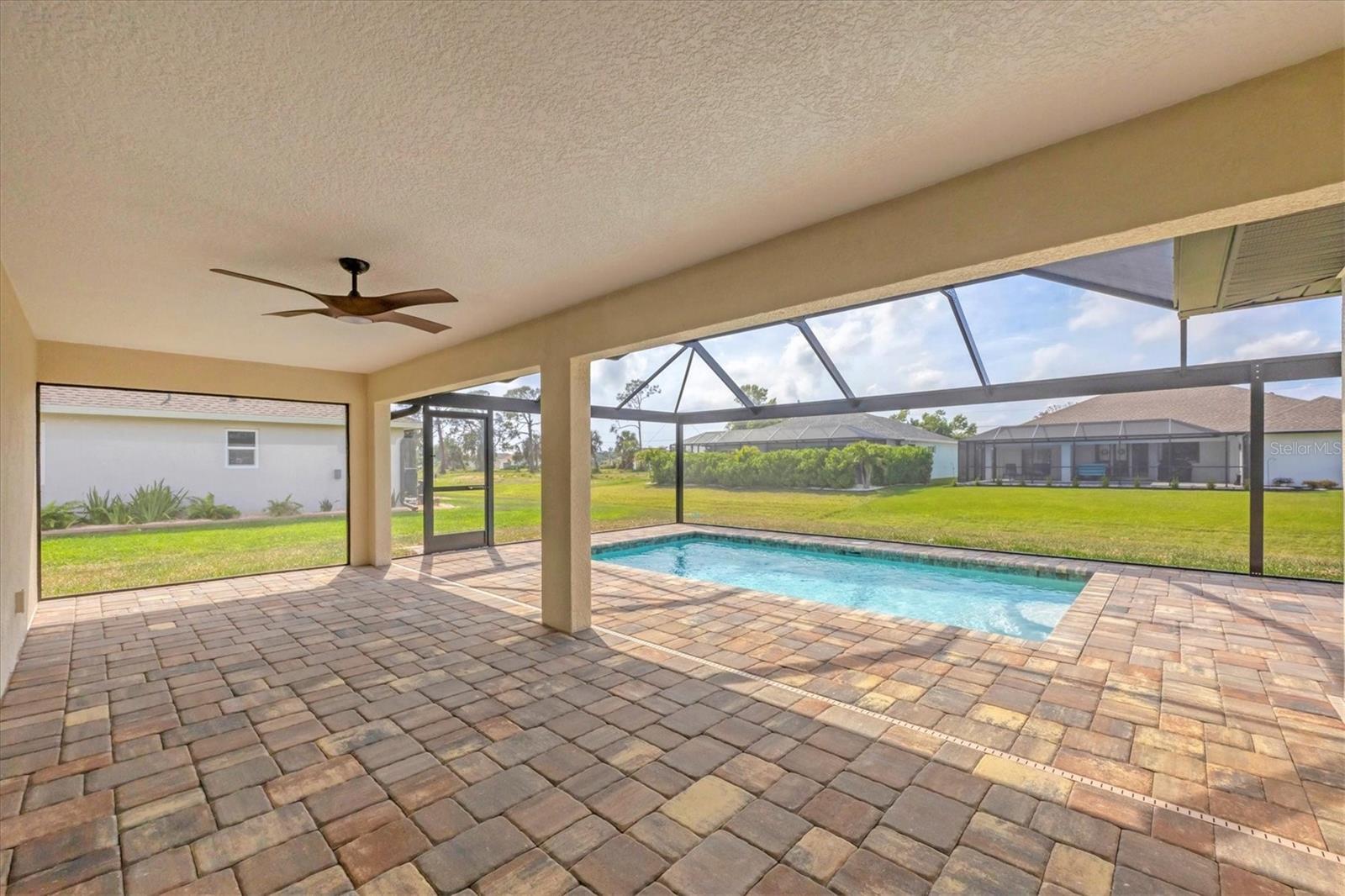 19 LONG MEADOW LN, ROTONDA WEST, FL, 33947