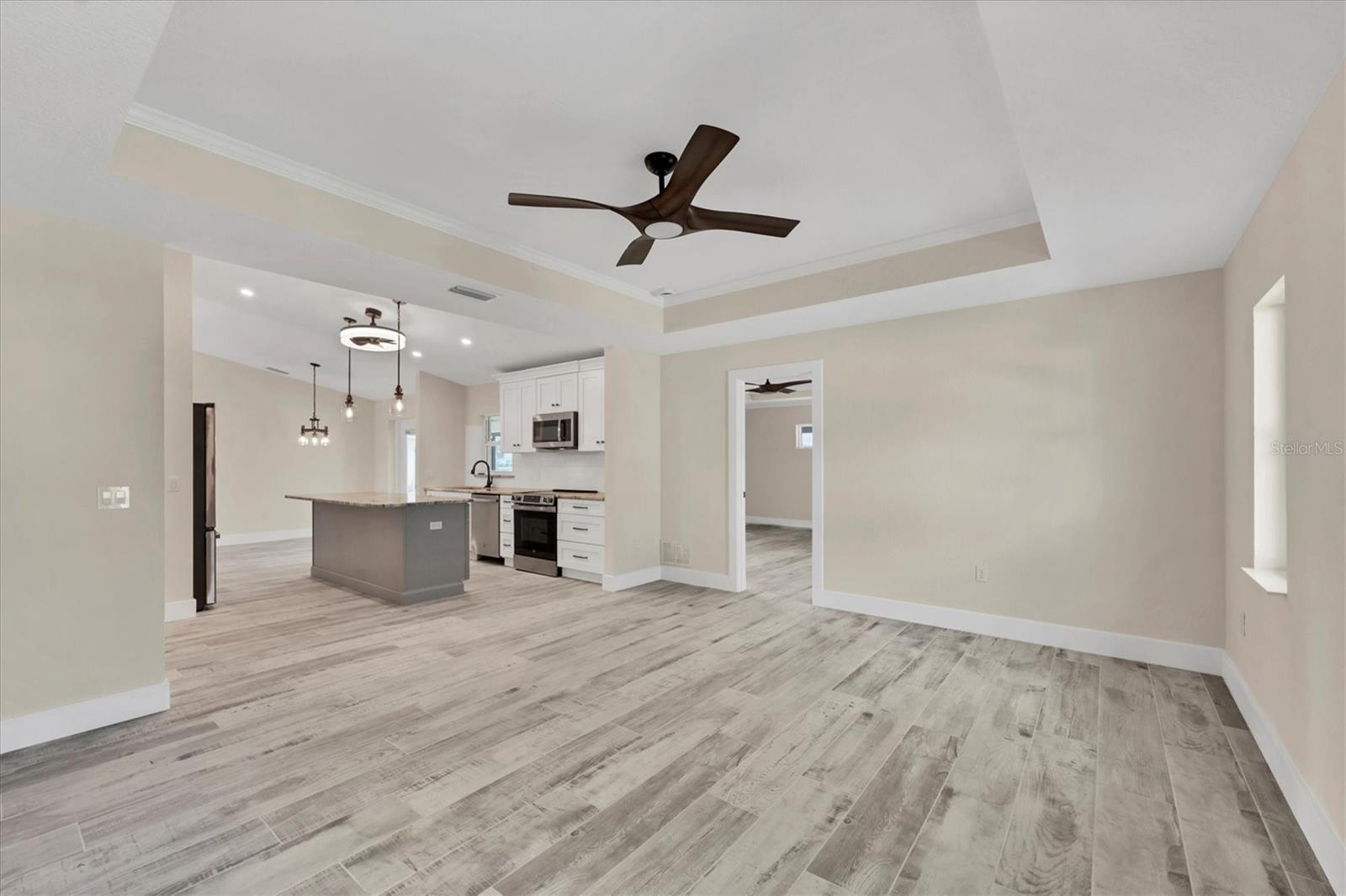 19 LONG MEADOW LN, ROTONDA WEST, FL, 33947