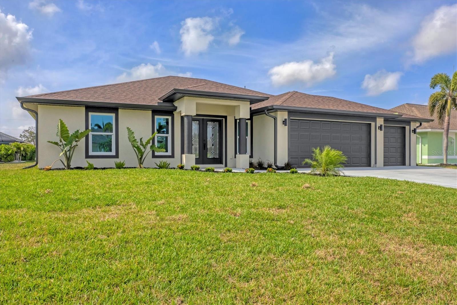 19 LONG MEADOW LN, ROTONDA WEST, FL, 33947