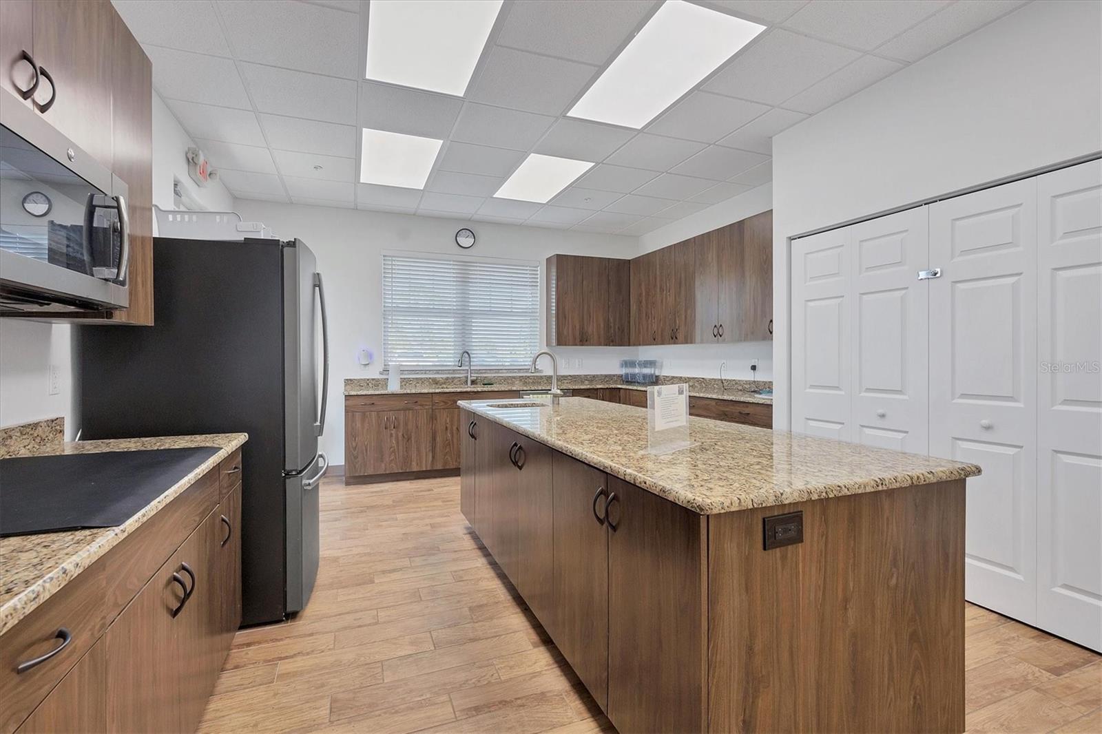 19 LONG MEADOW LN, ROTONDA WEST, FL, 33947