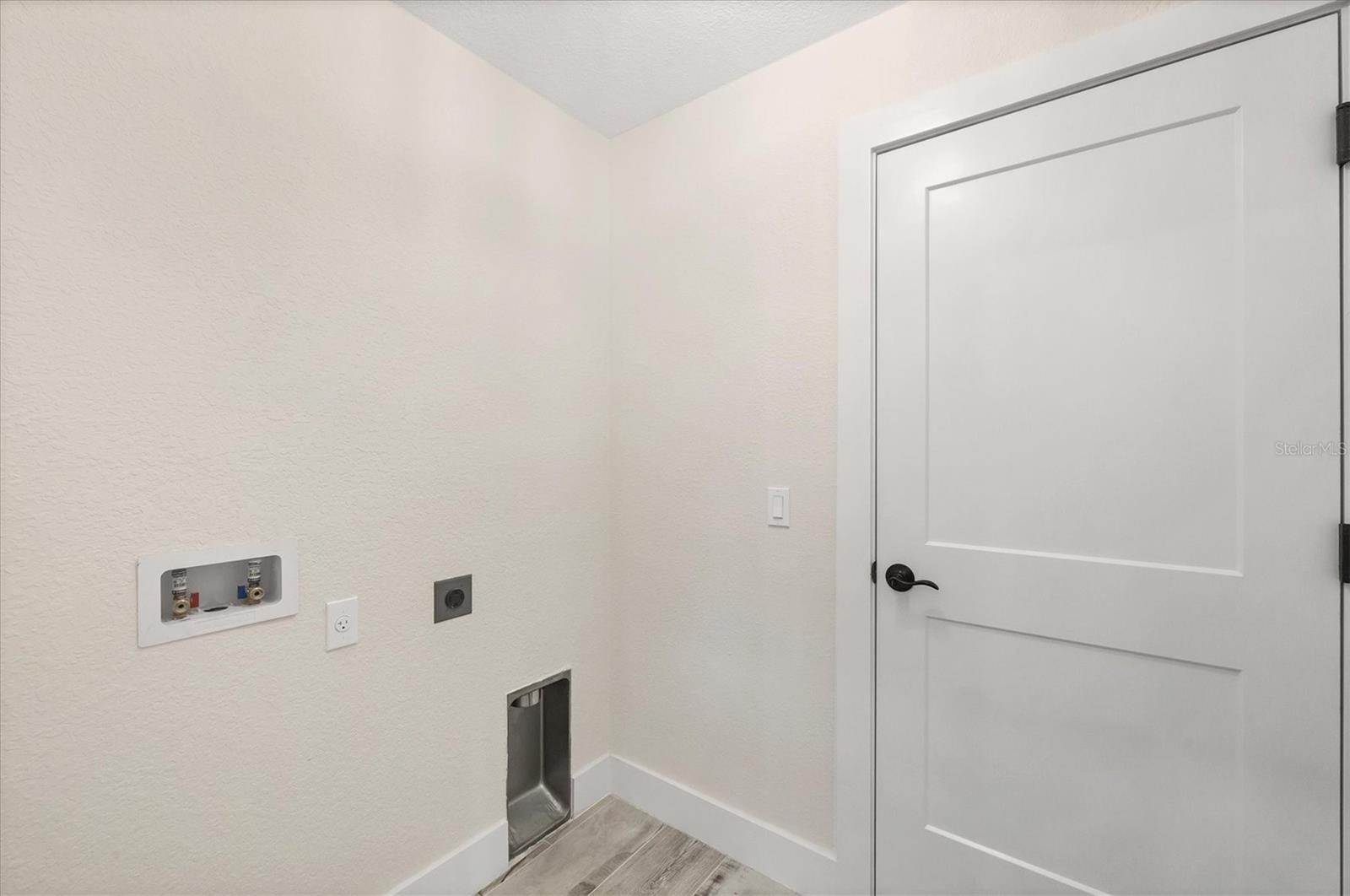 19 LONG MEADOW LN, ROTONDA WEST, FL, 33947