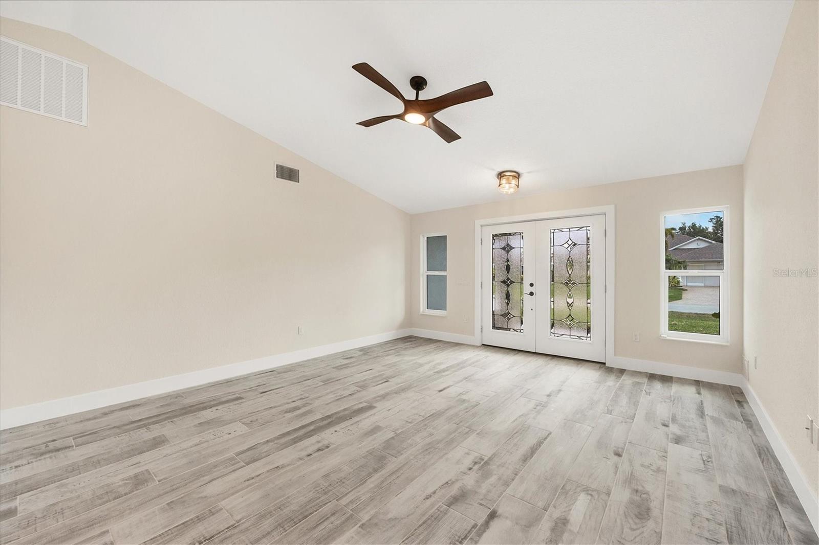 19 LONG MEADOW LN, ROTONDA WEST, FL, 33947