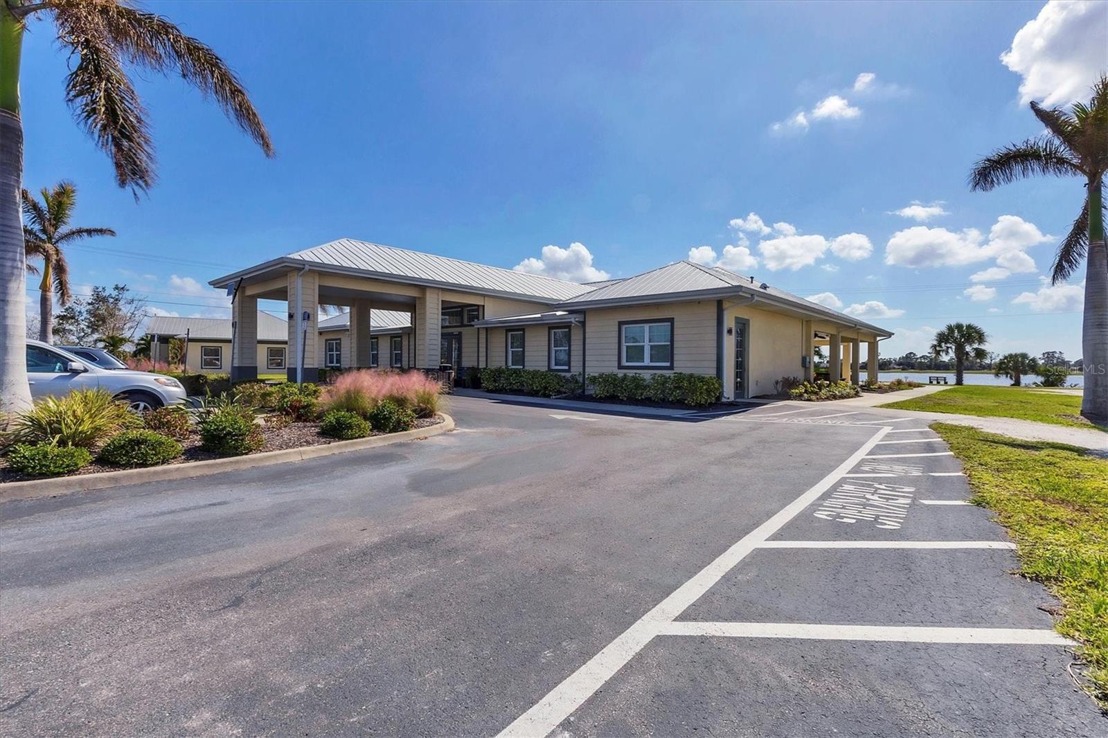 19 LONG MEADOW LN, ROTONDA WEST, FL, 33947