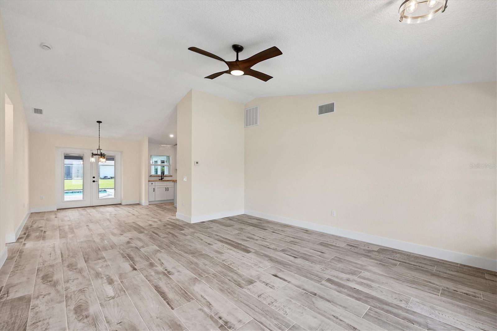 19 LONG MEADOW LN, ROTONDA WEST, FL, 33947