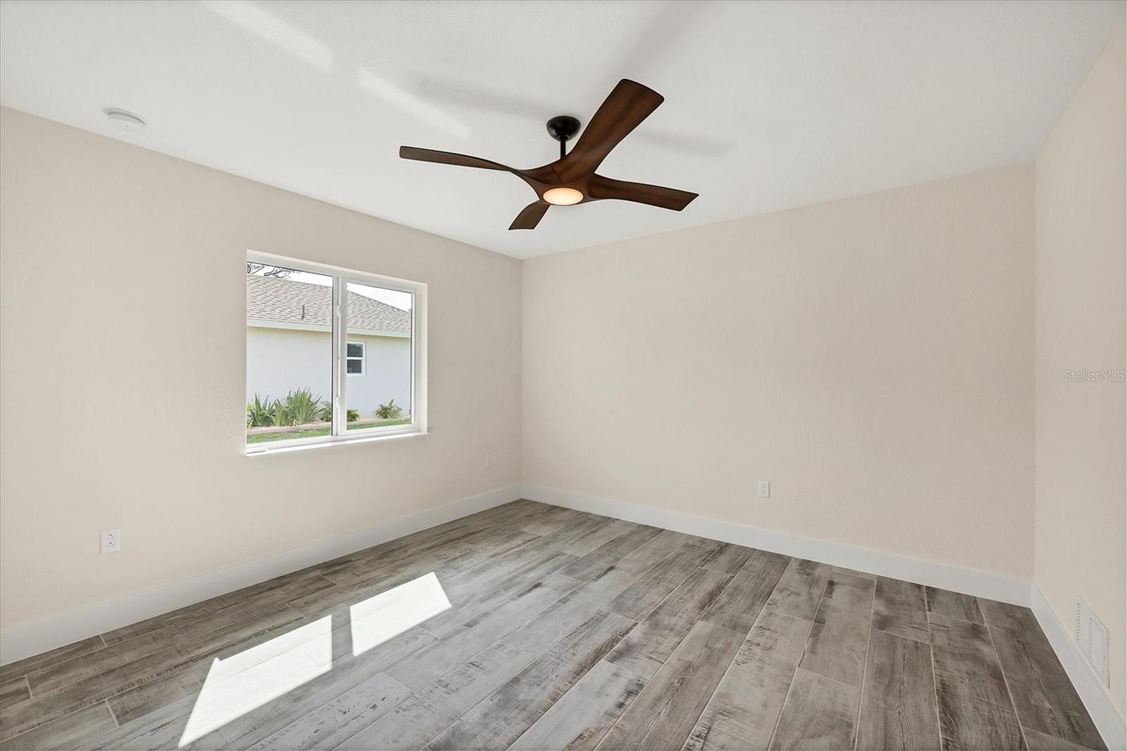 19 LONG MEADOW LN, ROTONDA WEST, FL, 33947