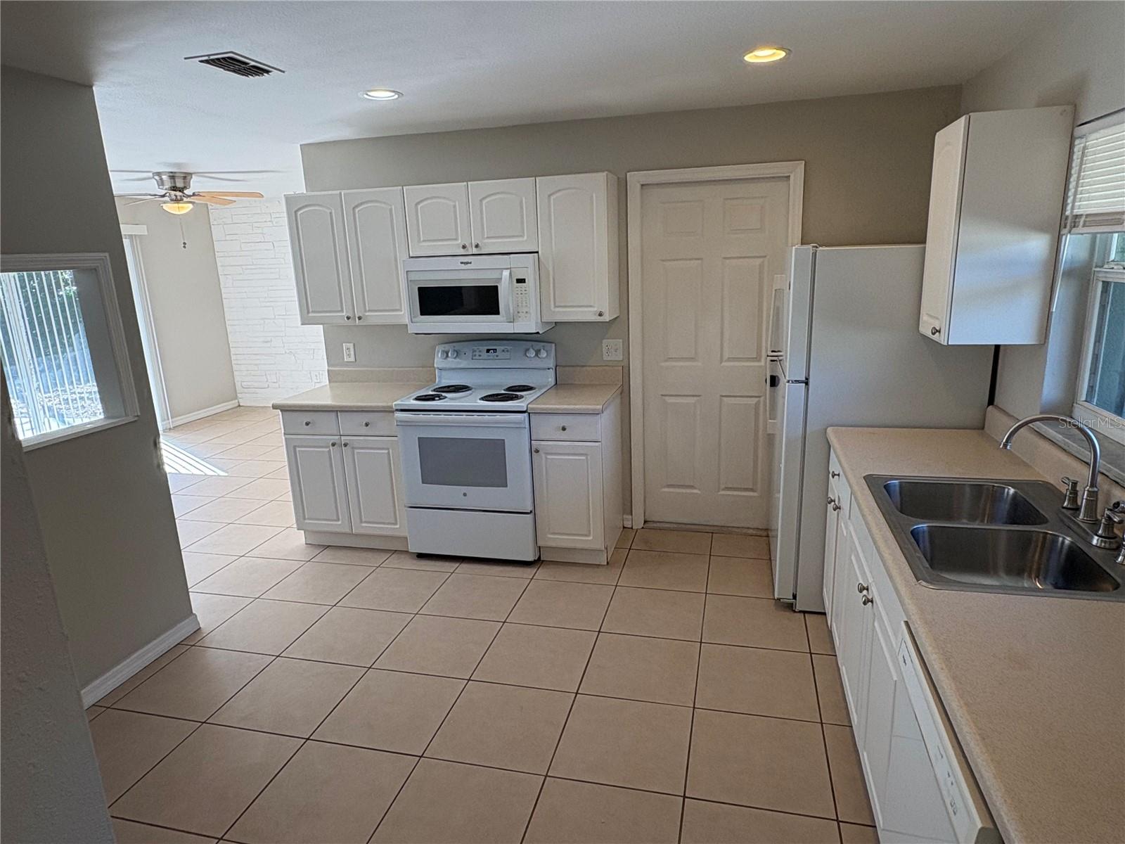 451 LOWNDES SQ, CASSELBERRY, FL, 32707