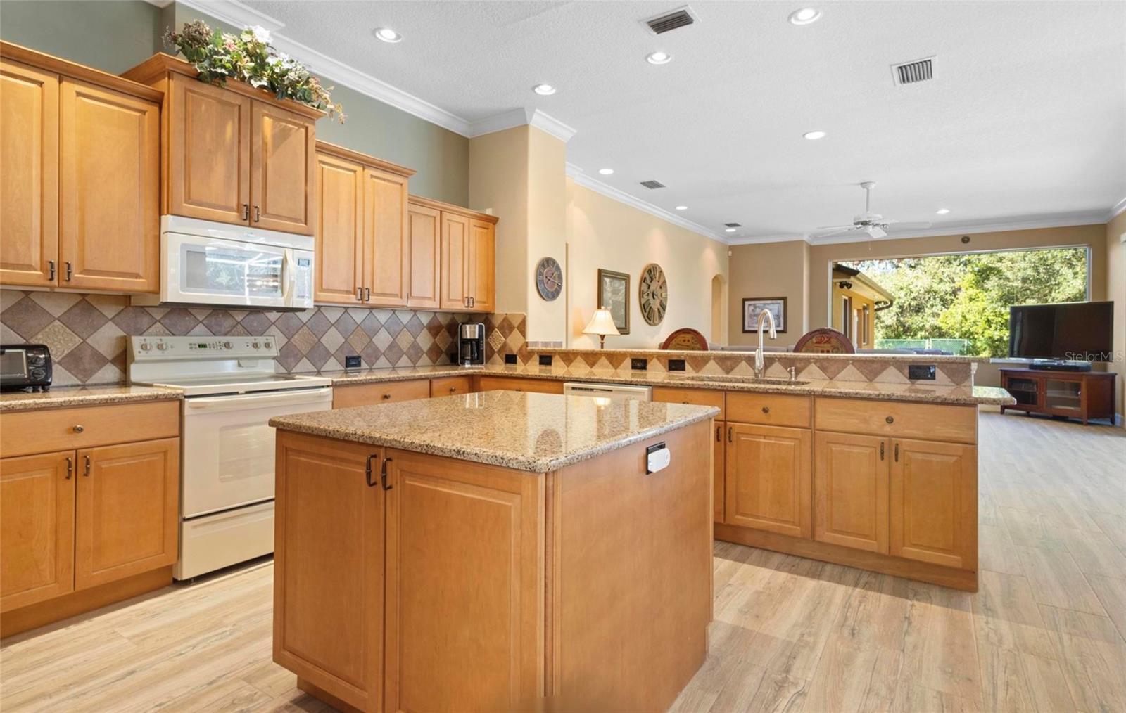 100 MICHAEL DR, OVIEDO, FL, 32765