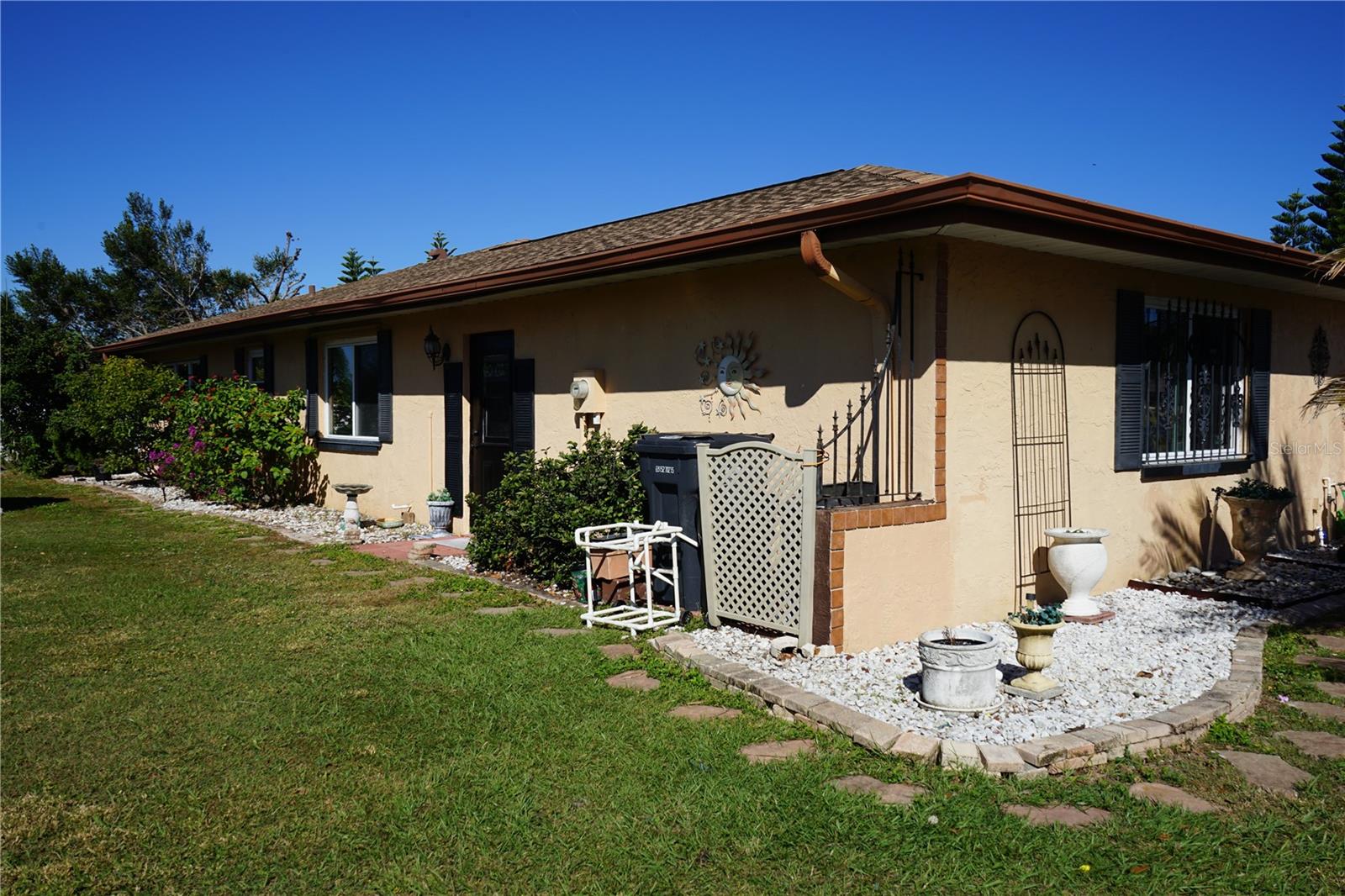 1727 COCO PALM CIR, SUN CITY CENTER, FL, 33573