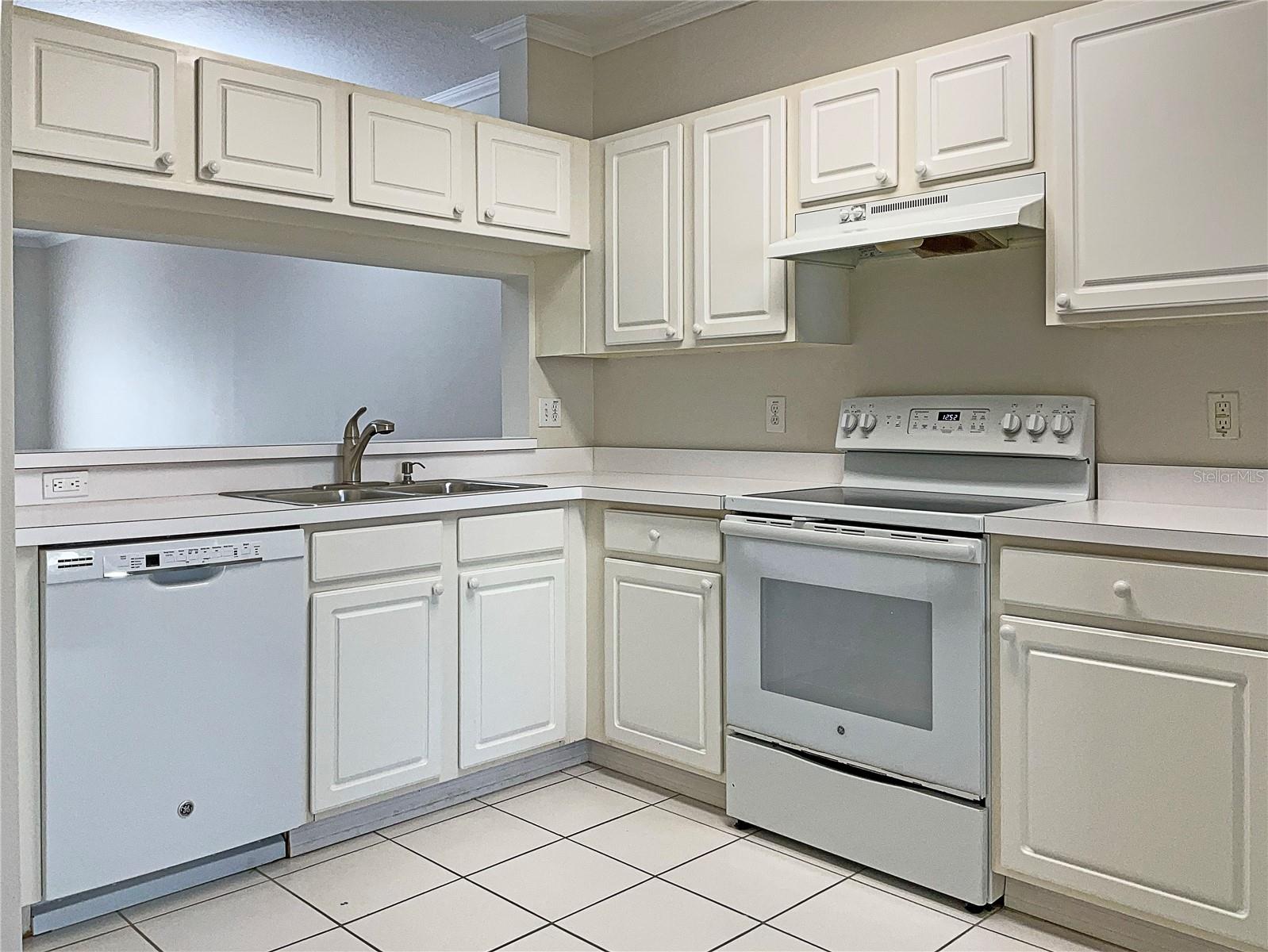 2346 LAKE WOODBERRY CIR, BRANDON, FL, 33510