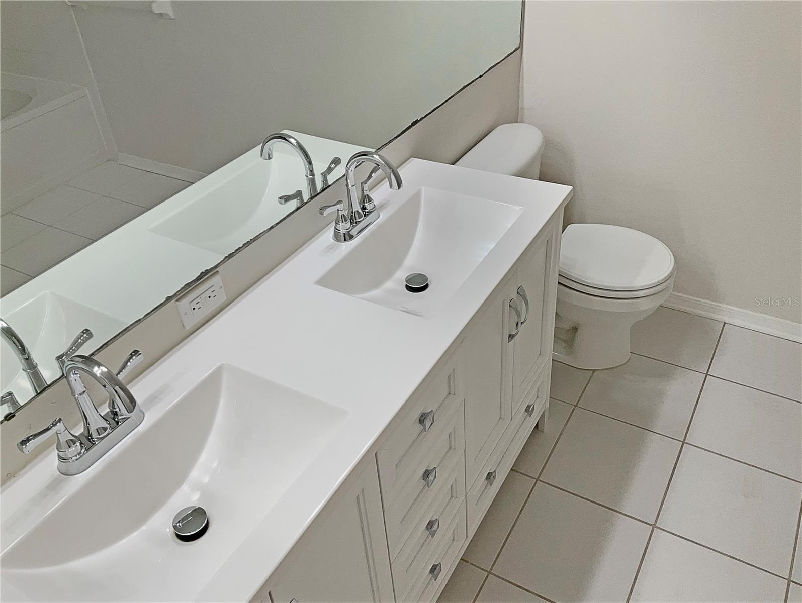 2346 LAKE WOODBERRY CIR, BRANDON, FL, 33510