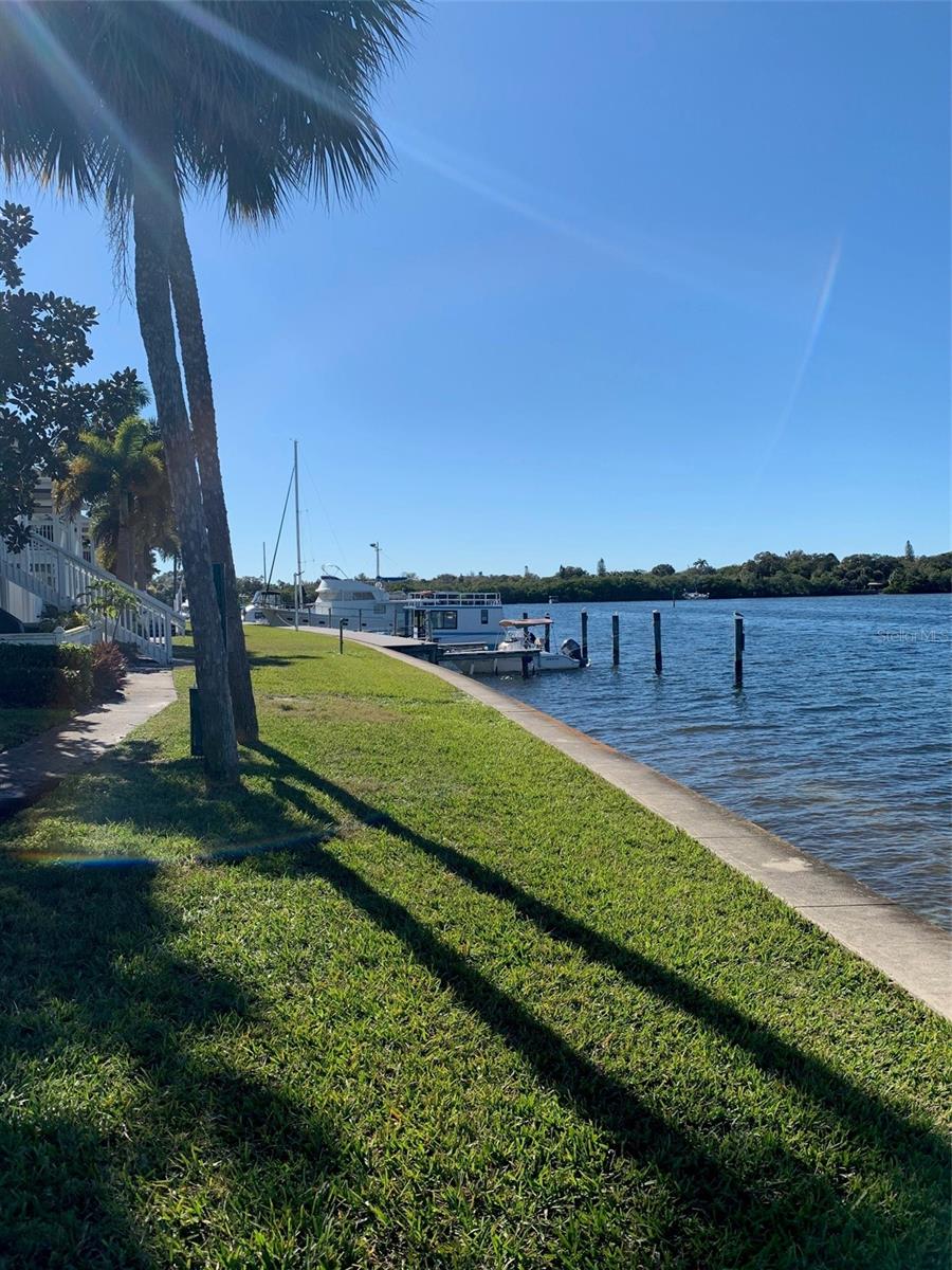 135 POMPANO DR SE #135, ST PETERSBURG, FL, 33705