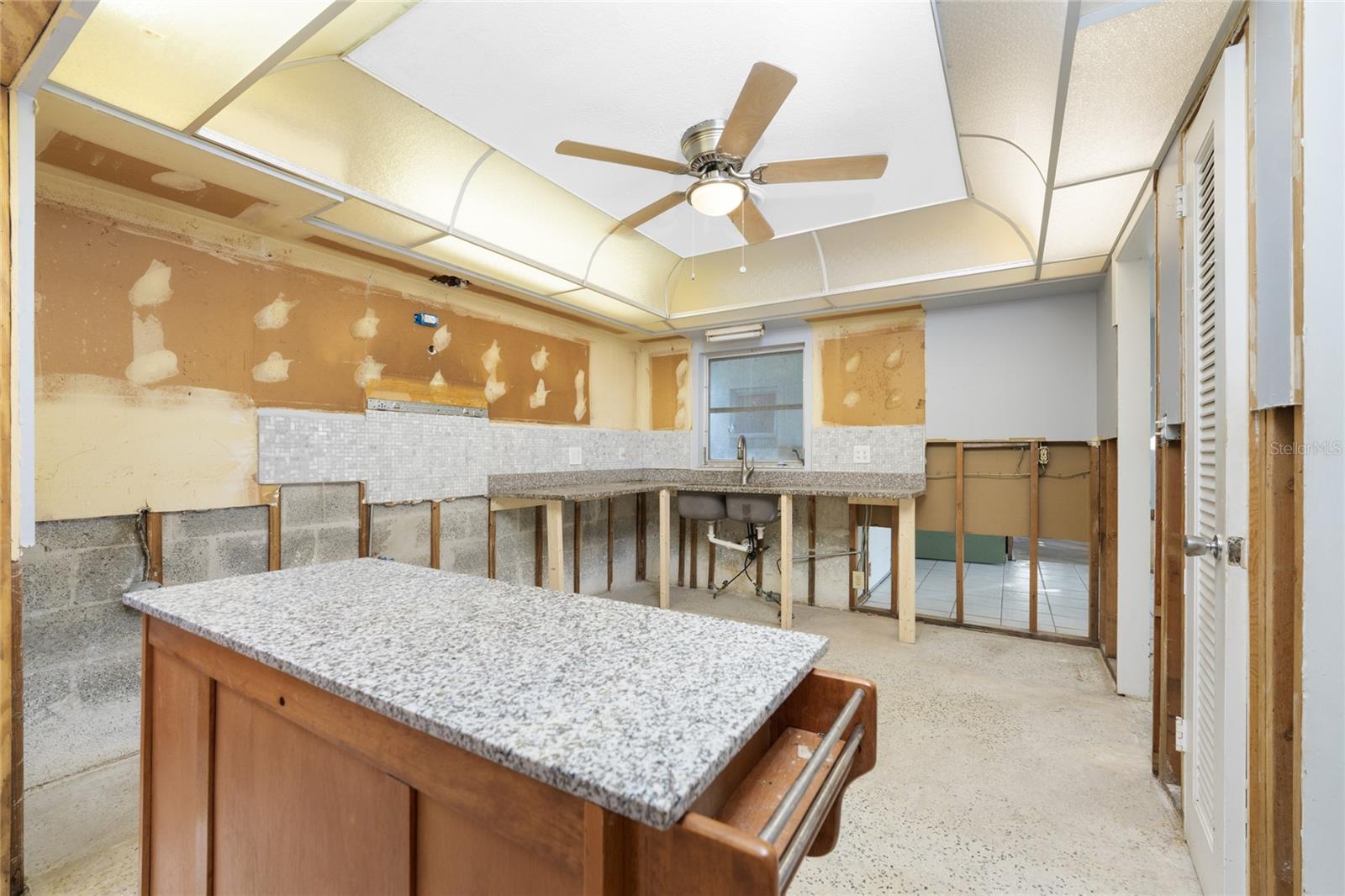 2111 BAYOU RD, PUNTA GORDA, FL, 33950