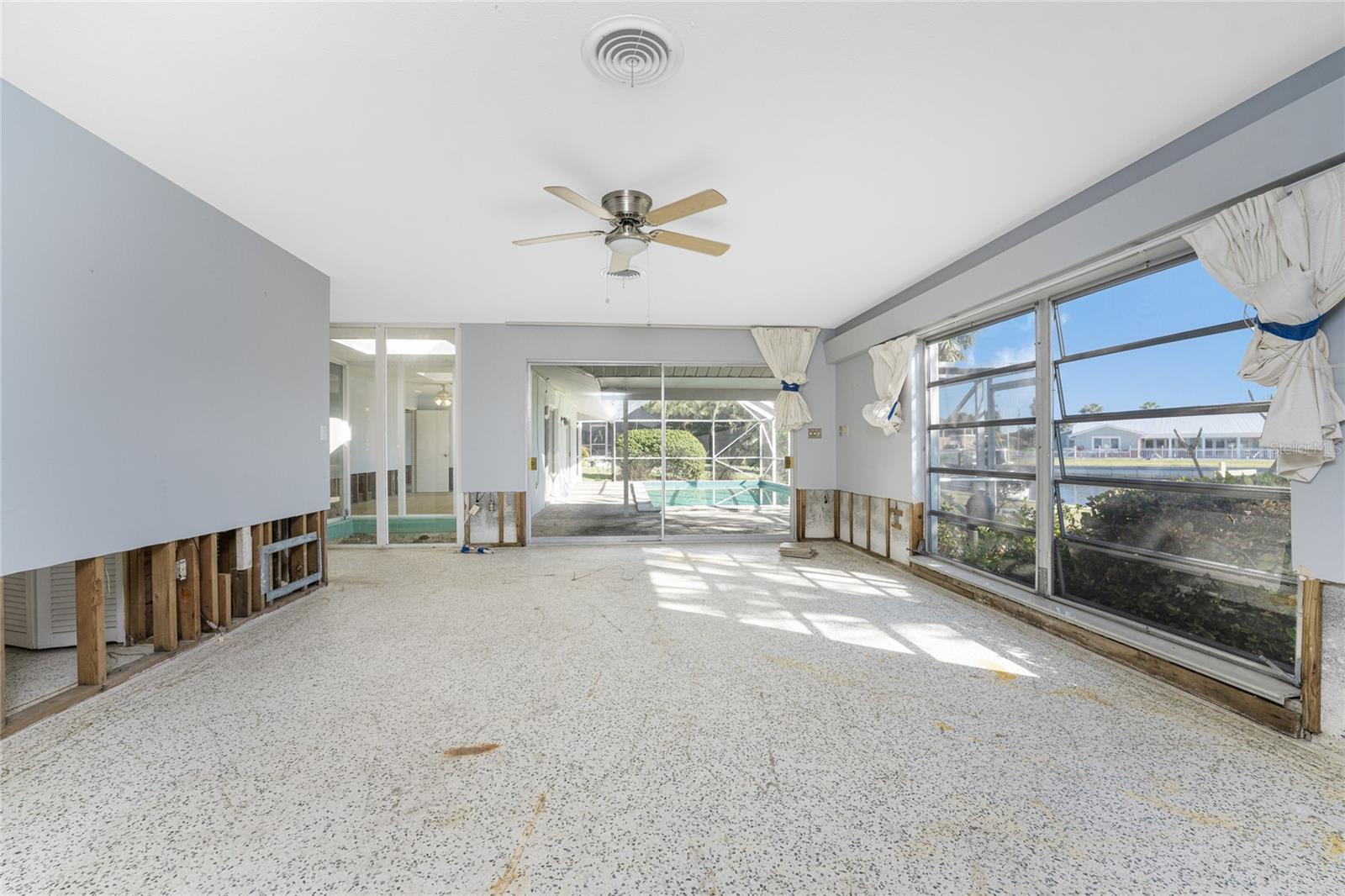 2111 BAYOU RD, PUNTA GORDA, FL, 33950