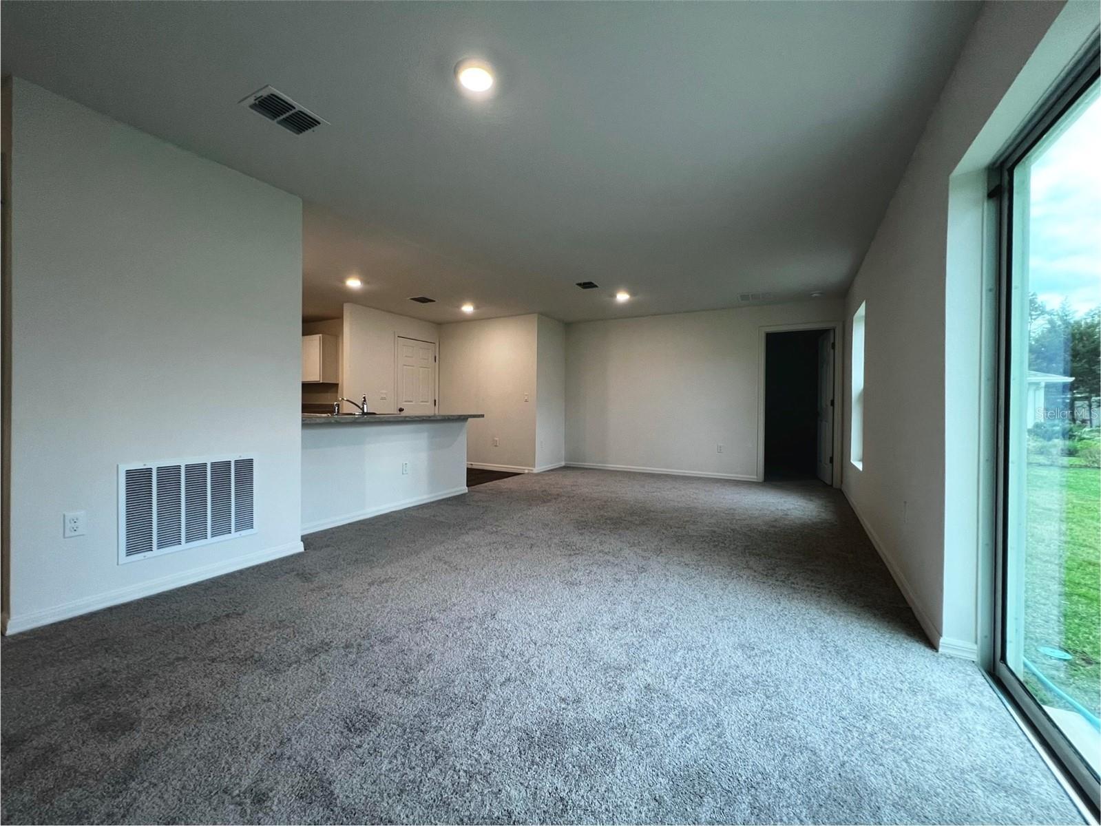 8 ROXANNE LN, PALM COAST, FL, 32164