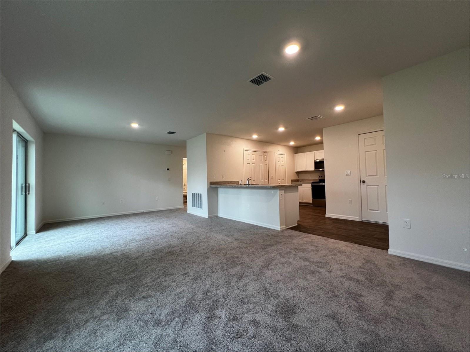 8 ROXANNE LN, PALM COAST, FL, 32164