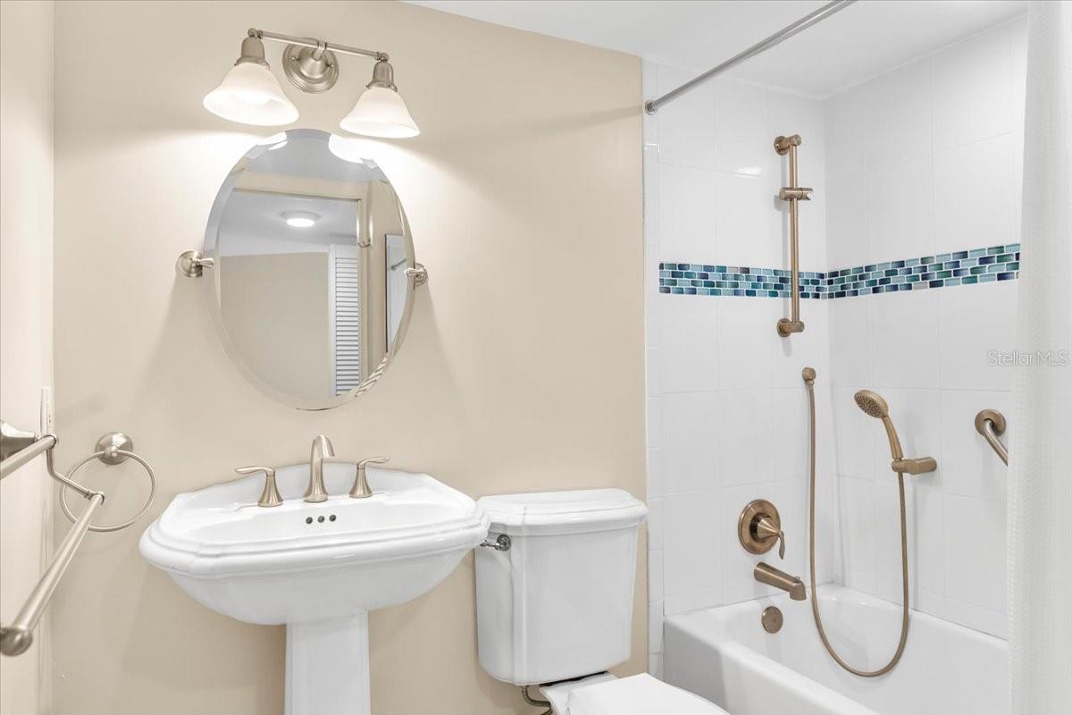 1100 IMPERIAL DR #408, SARASOTA, FL, 34236