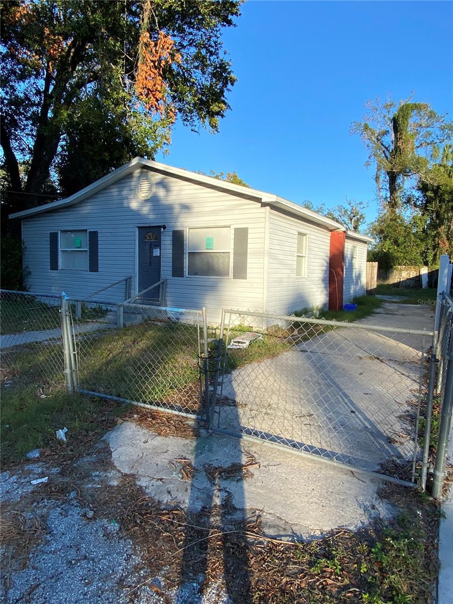 8305 N BROOKS ST, TAMPA, FL, 33604