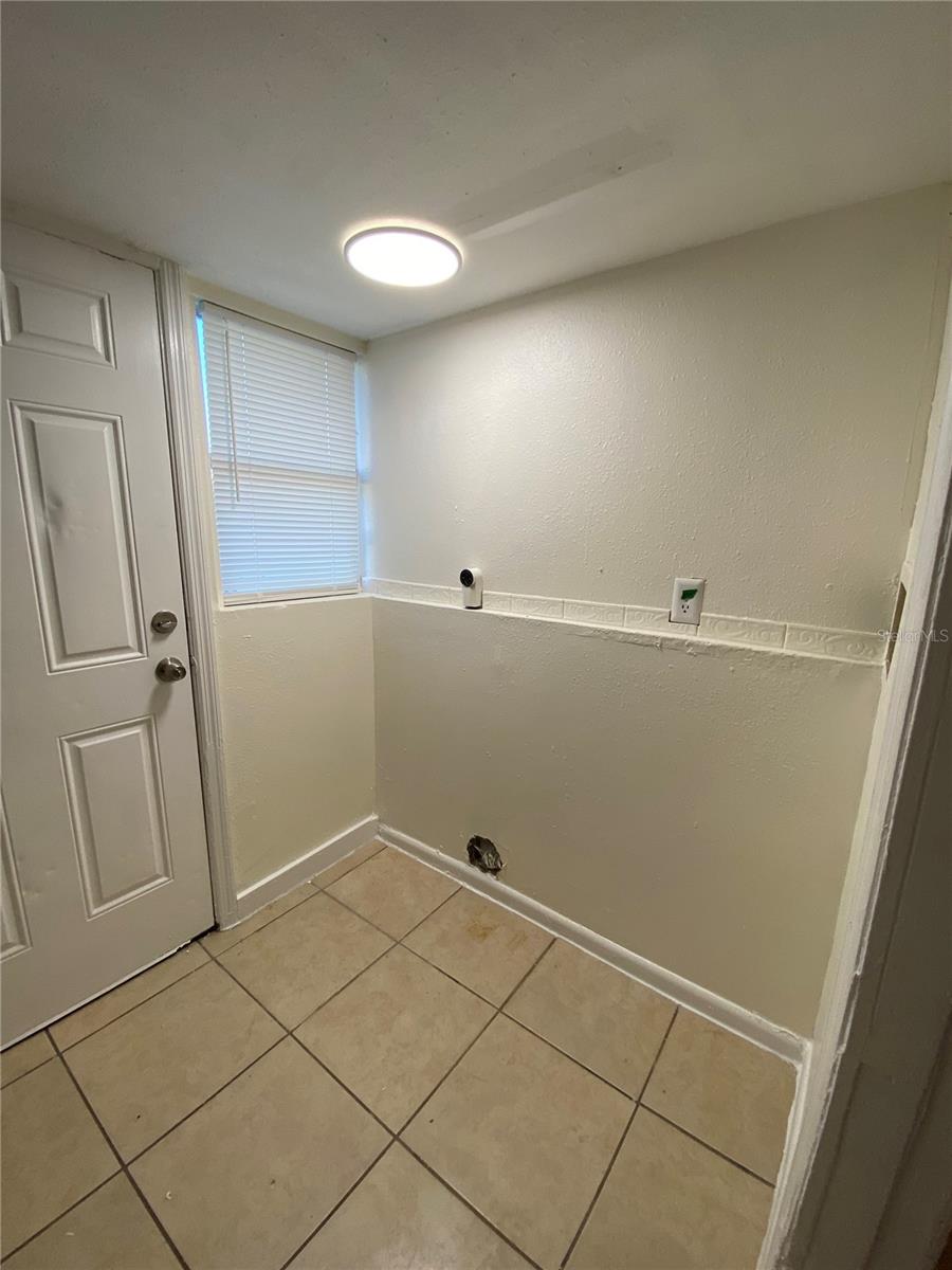 8305 N BROOKS ST, TAMPA, FL, 33604