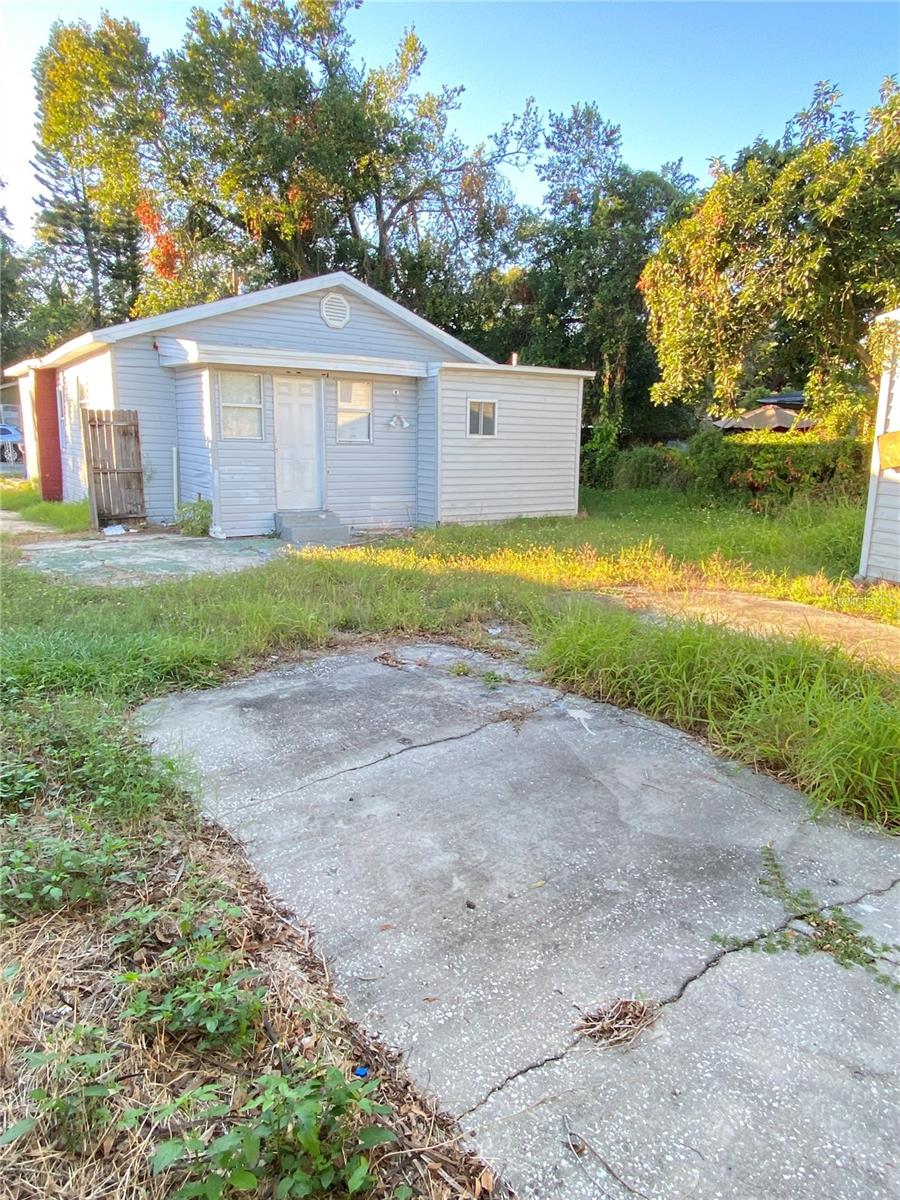 8305 N BROOKS ST, TAMPA, FL, 33604