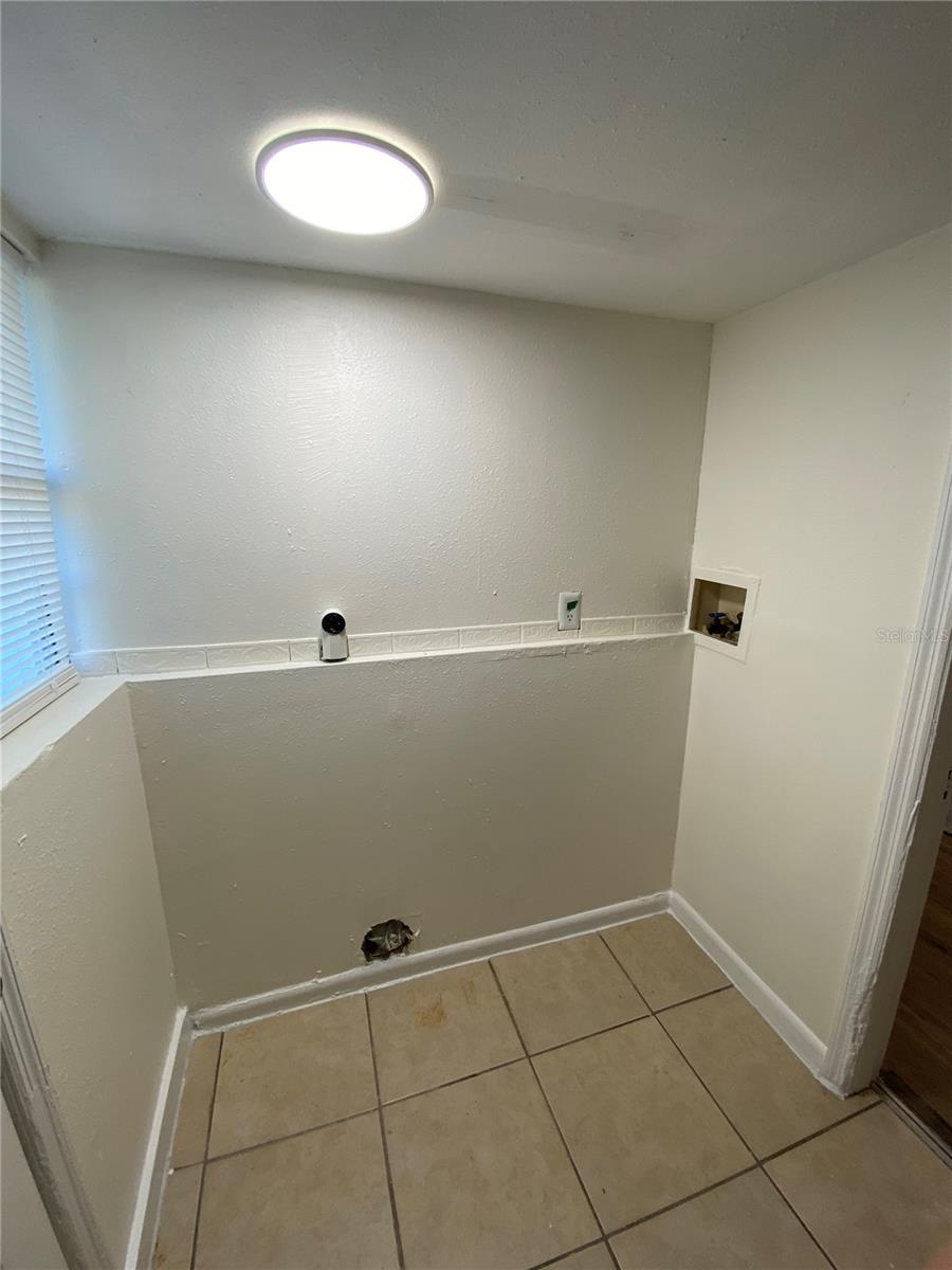 8305 N BROOKS ST, TAMPA, FL, 33604