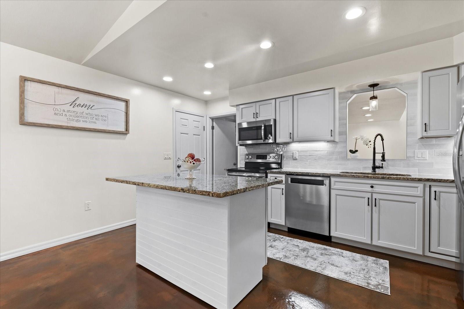 485 LAMBERT AVE, FLAGLER BEACH, FL, 32136