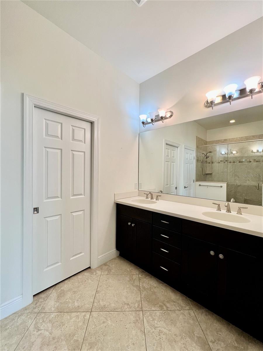 5808 YEATS MANOR DR, TAMPA, FL, 33616