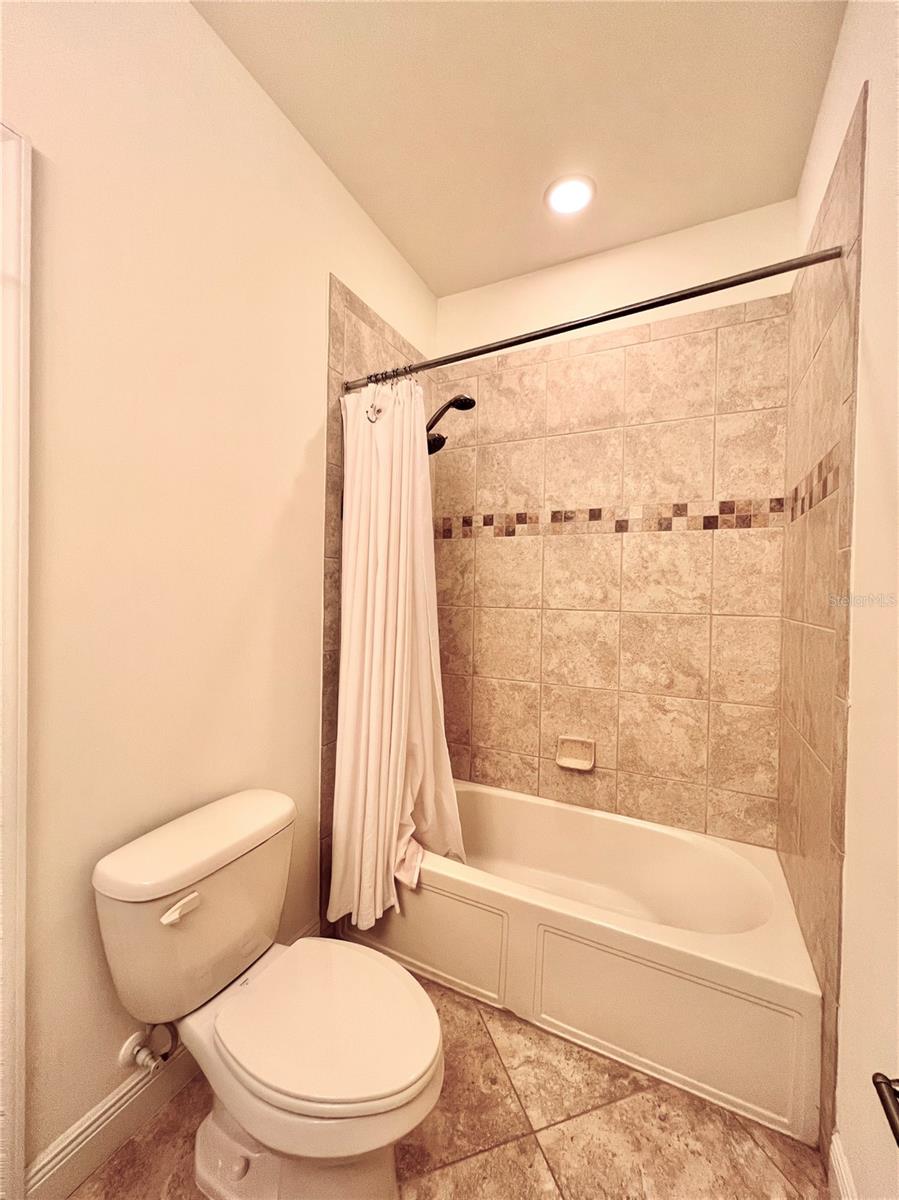 5808 YEATS MANOR DR, TAMPA, FL, 33616