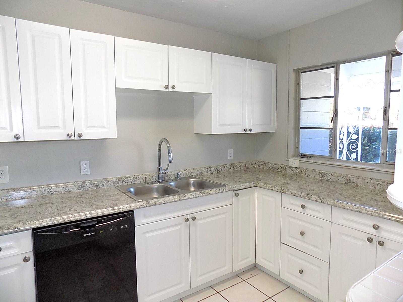 2215 18TH AVE W, BRADENTON, FL, 34205