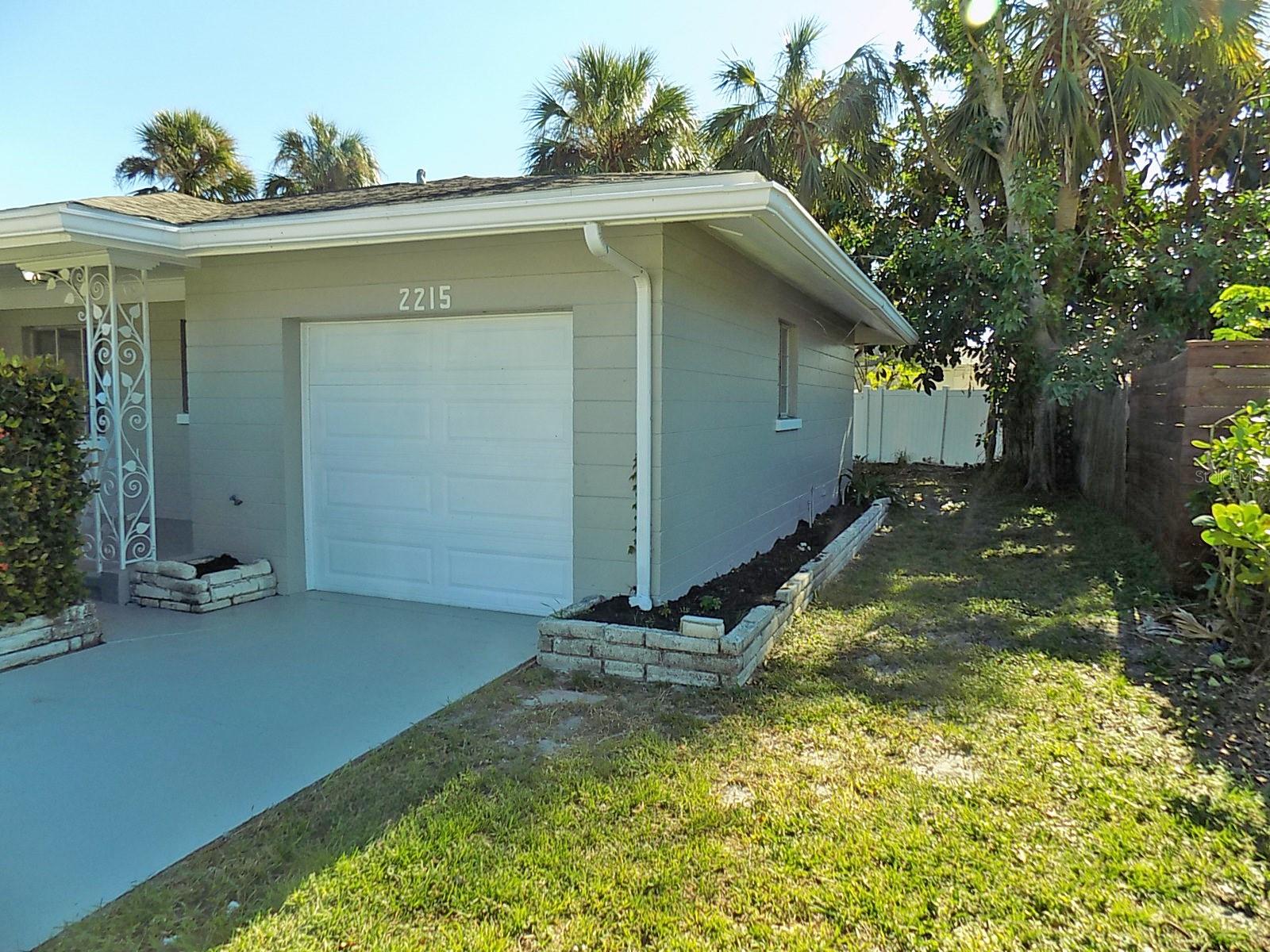 2215 18TH AVE W, BRADENTON, FL, 34205