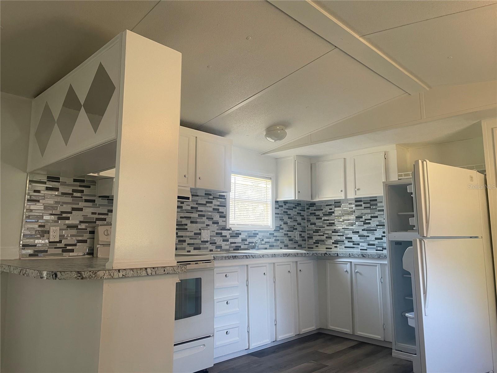9002 WOODVIEW DR, POLK CITY, FL, 33868