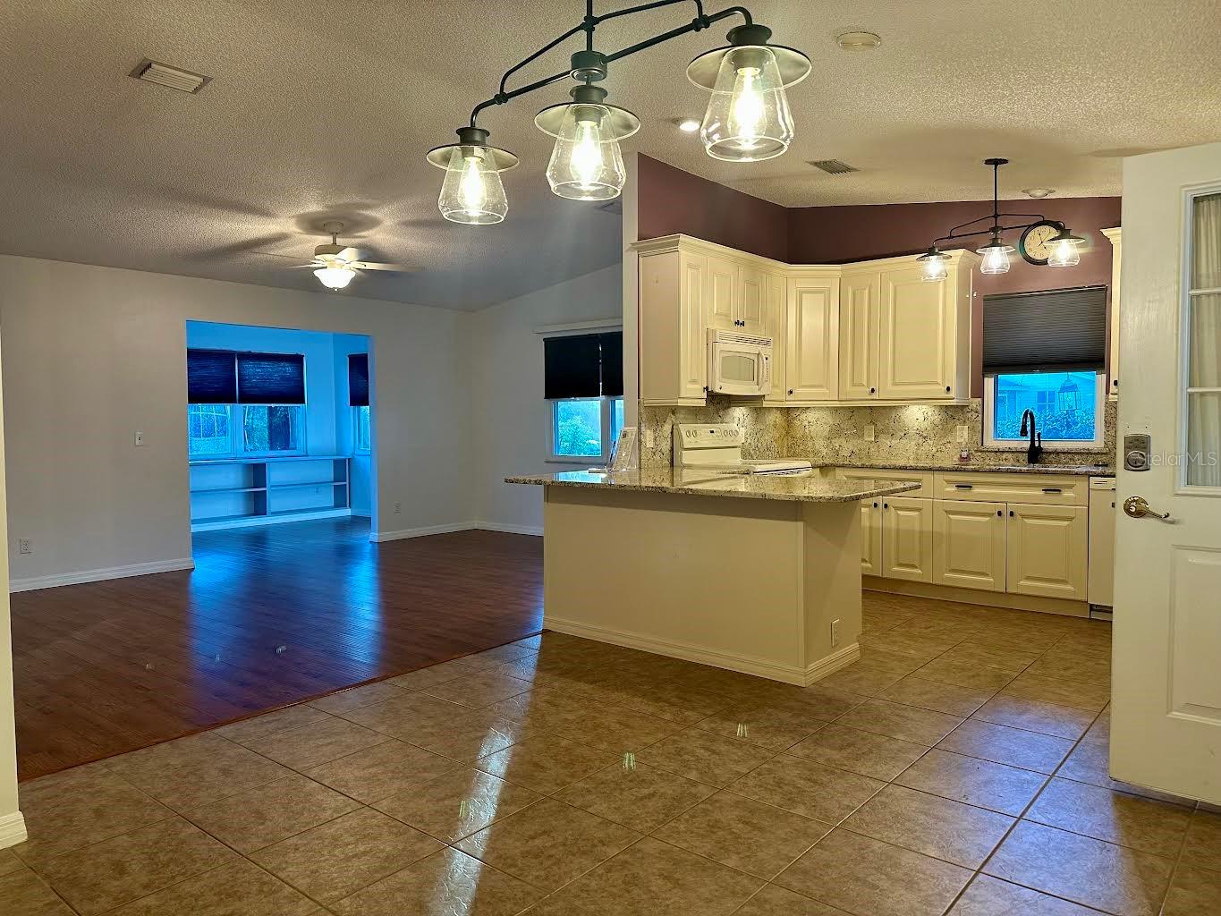 558 SAINT ANDREWS BLVD, THE VILLAGES, FL, 32159