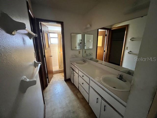 661 LAKE CAROLYN CIR, LAKELAND, FL, 33813
