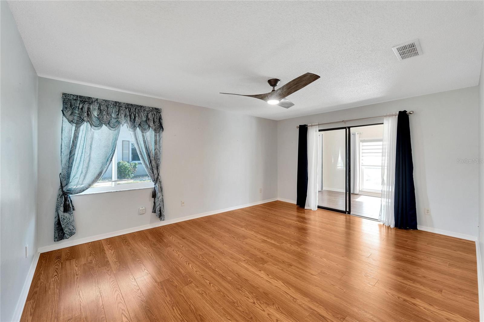 1906 WOLF LAUREL DR, SUN CITY CENTER, FL, 33573