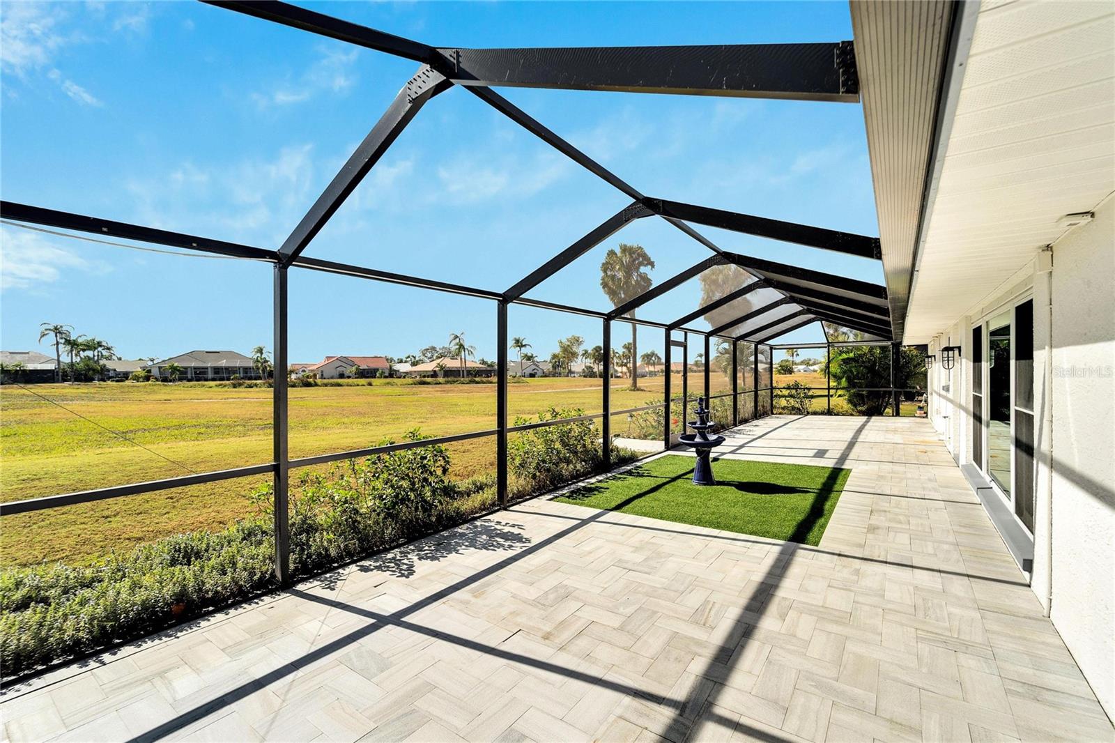1906 WOLF LAUREL DR, SUN CITY CENTER, FL, 33573