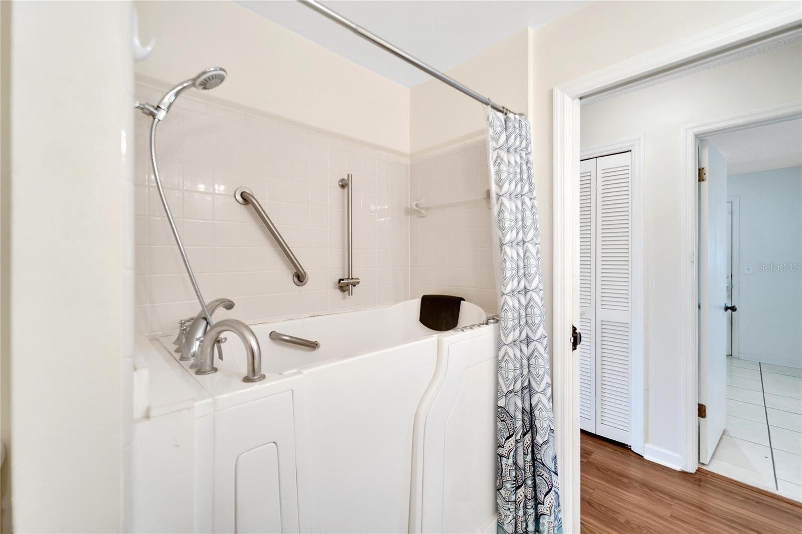 1906 WOLF LAUREL DR, SUN CITY CENTER, FL, 33573