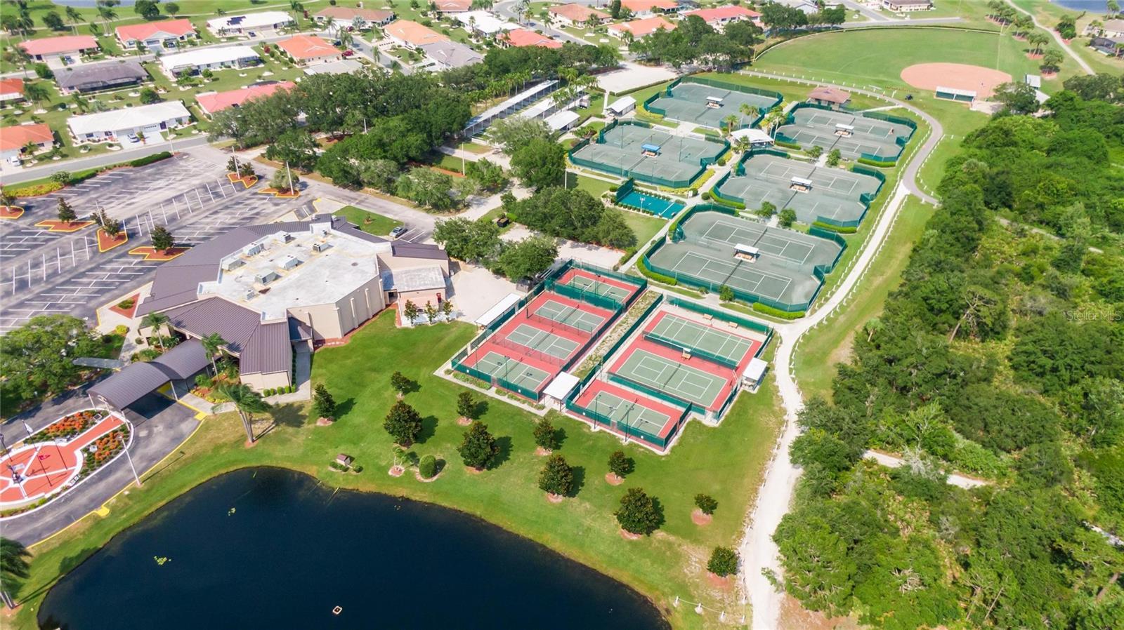 1906 WOLF LAUREL DR, SUN CITY CENTER, FL, 33573