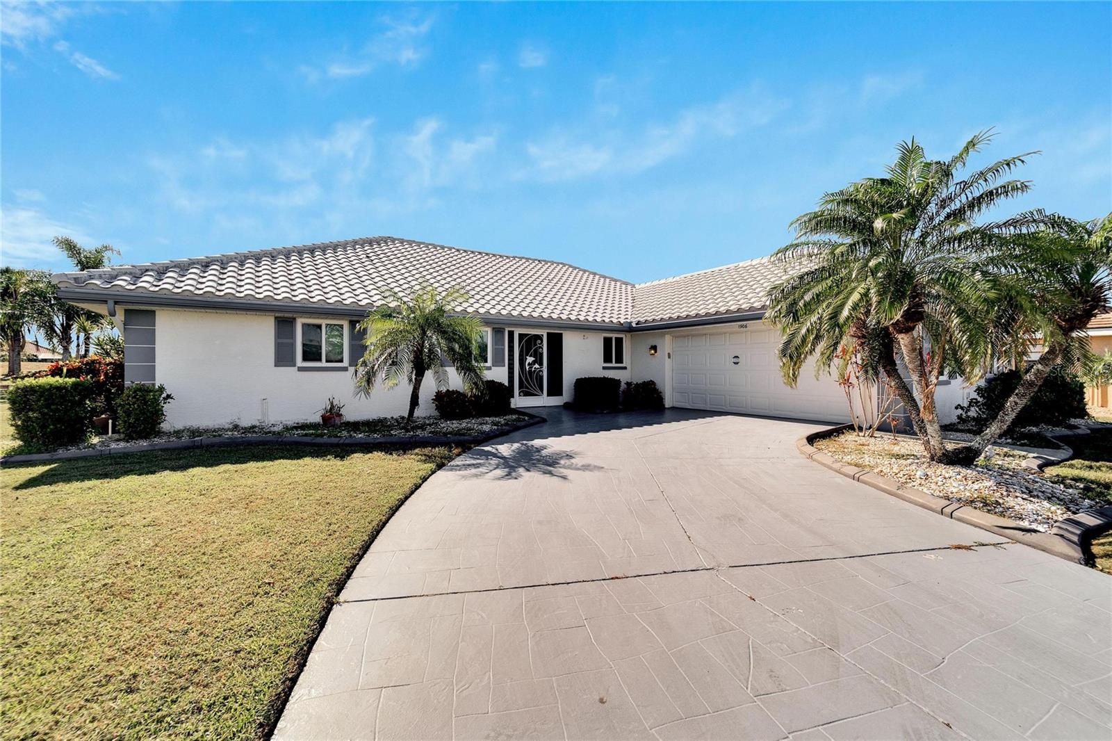 1906 WOLF LAUREL DR, SUN CITY CENTER, FL, 33573