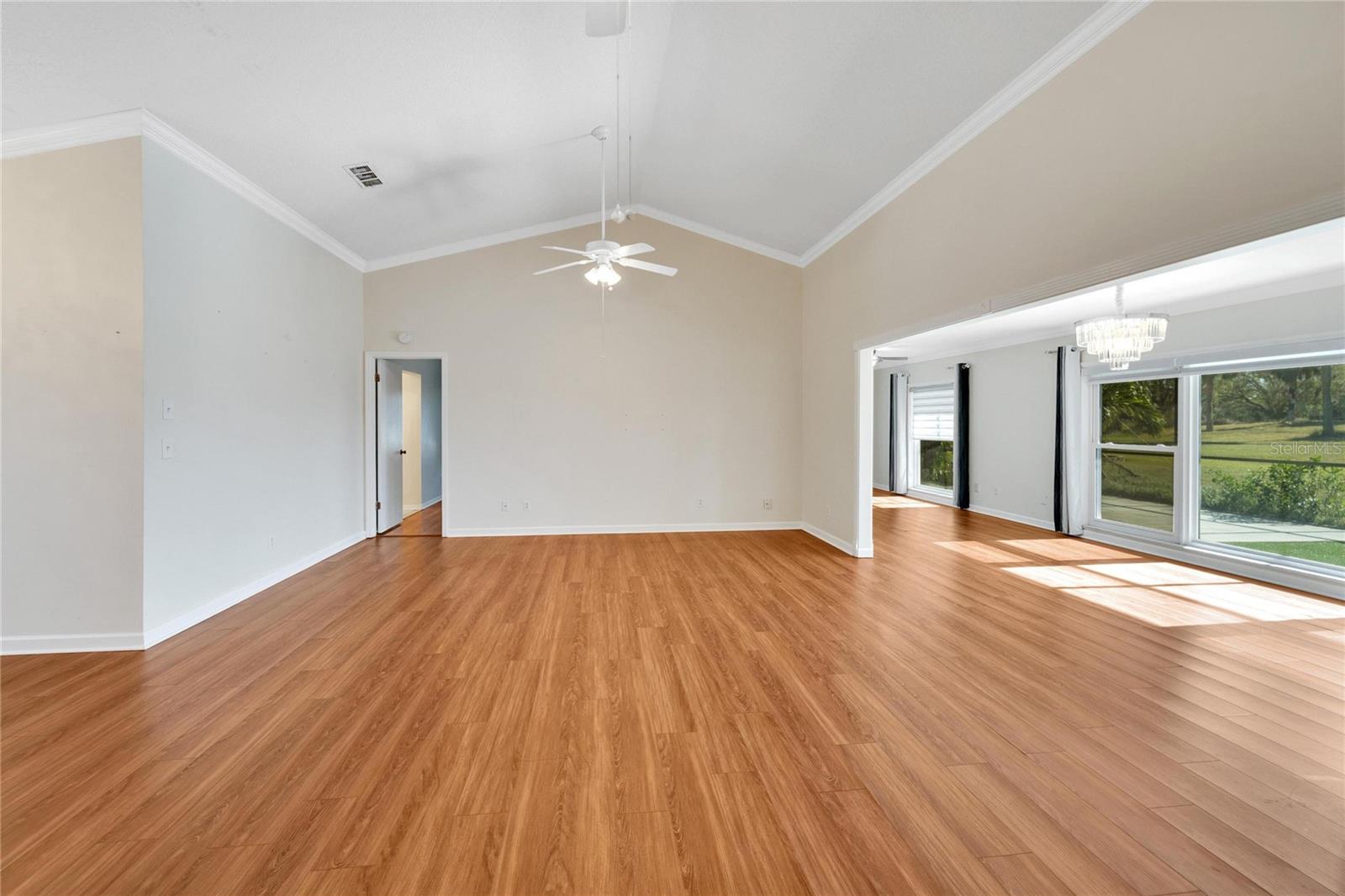 1906 WOLF LAUREL DR, SUN CITY CENTER, FL, 33573